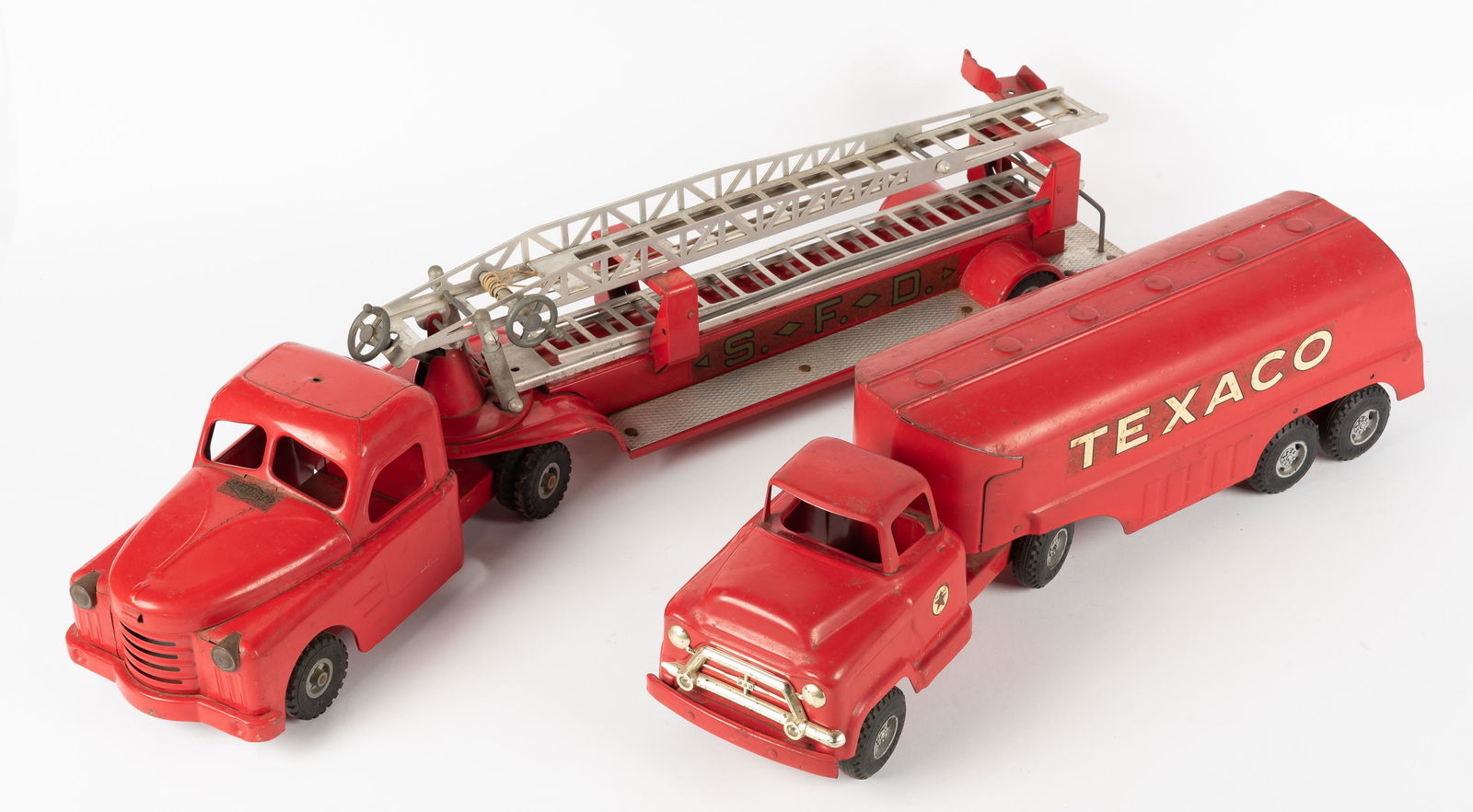 2 Vintage Pressed Steel Trucks Incl. Texaco (1 of 9)