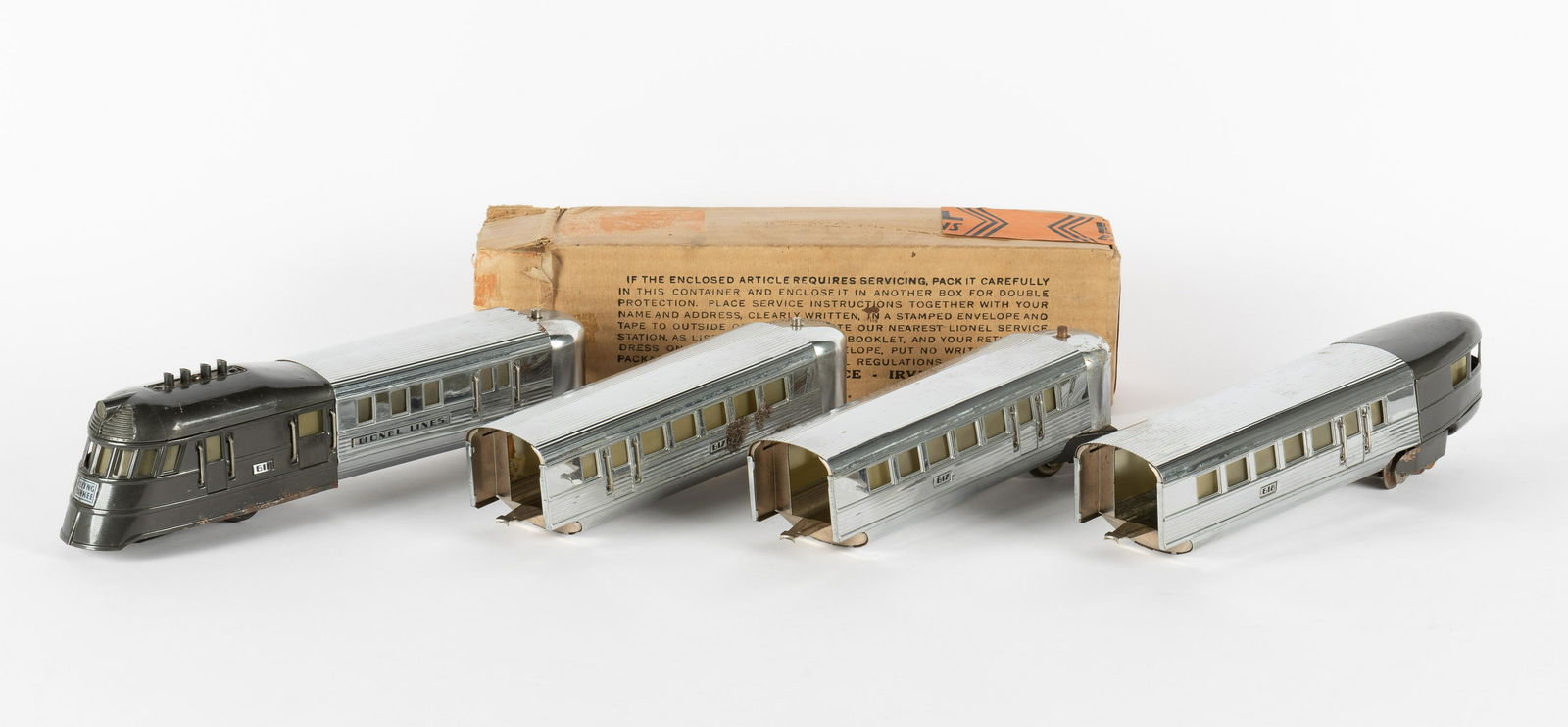 Pre-War Lionel Lines Flying Yankee Passenger Set (1 of 7)