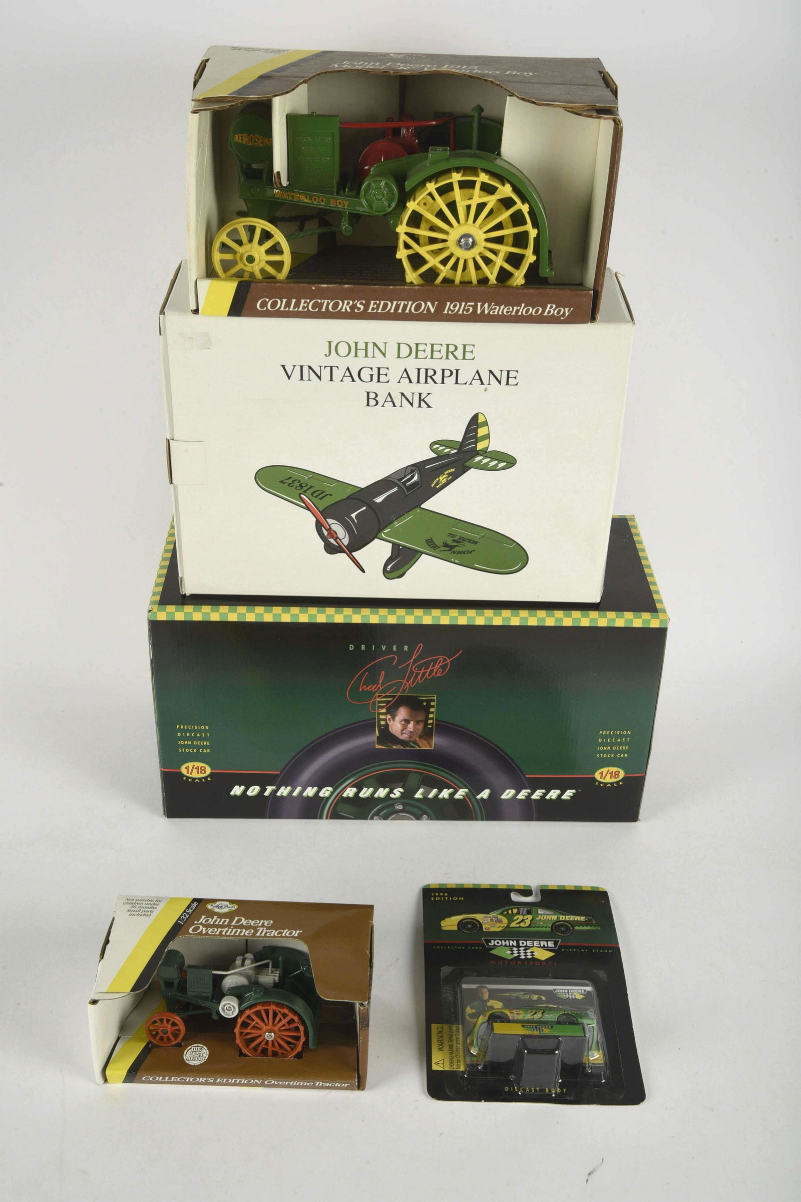 4 Die-Cast John Deere Tractors & Cars (1 of 5)