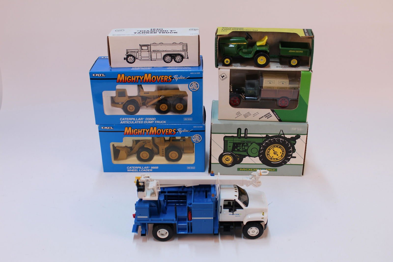 7 Pcs Die-Cast Heavy Duty Machinery (1 of 2)