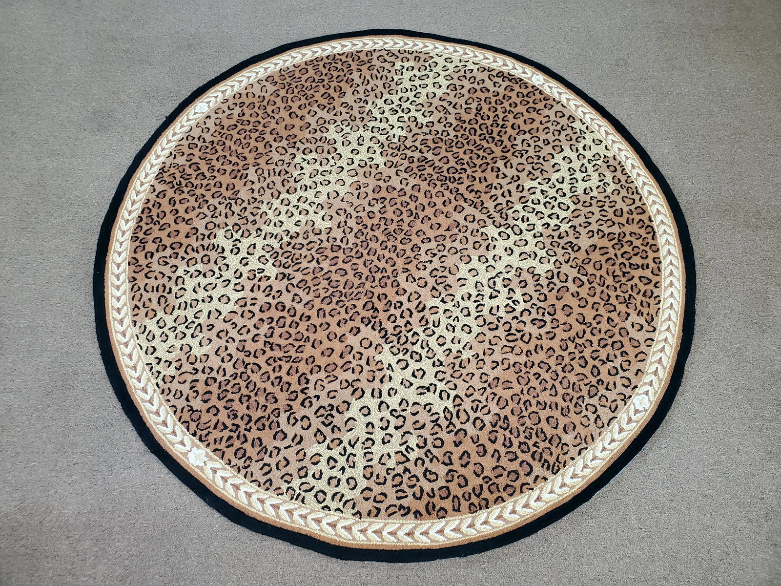 Safavieh Chelsea Round Room Size Rug (1 of 6)