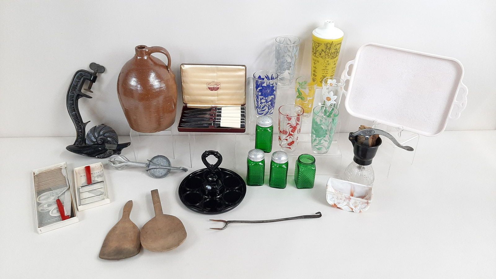 20 Pcs Kitchenalia incl. Brickell Steak Knives (1 of 11)