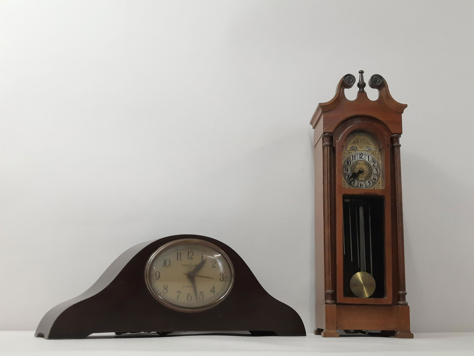2 Electric Clocks incl Miniature Grandfather Clock (1 of 7)