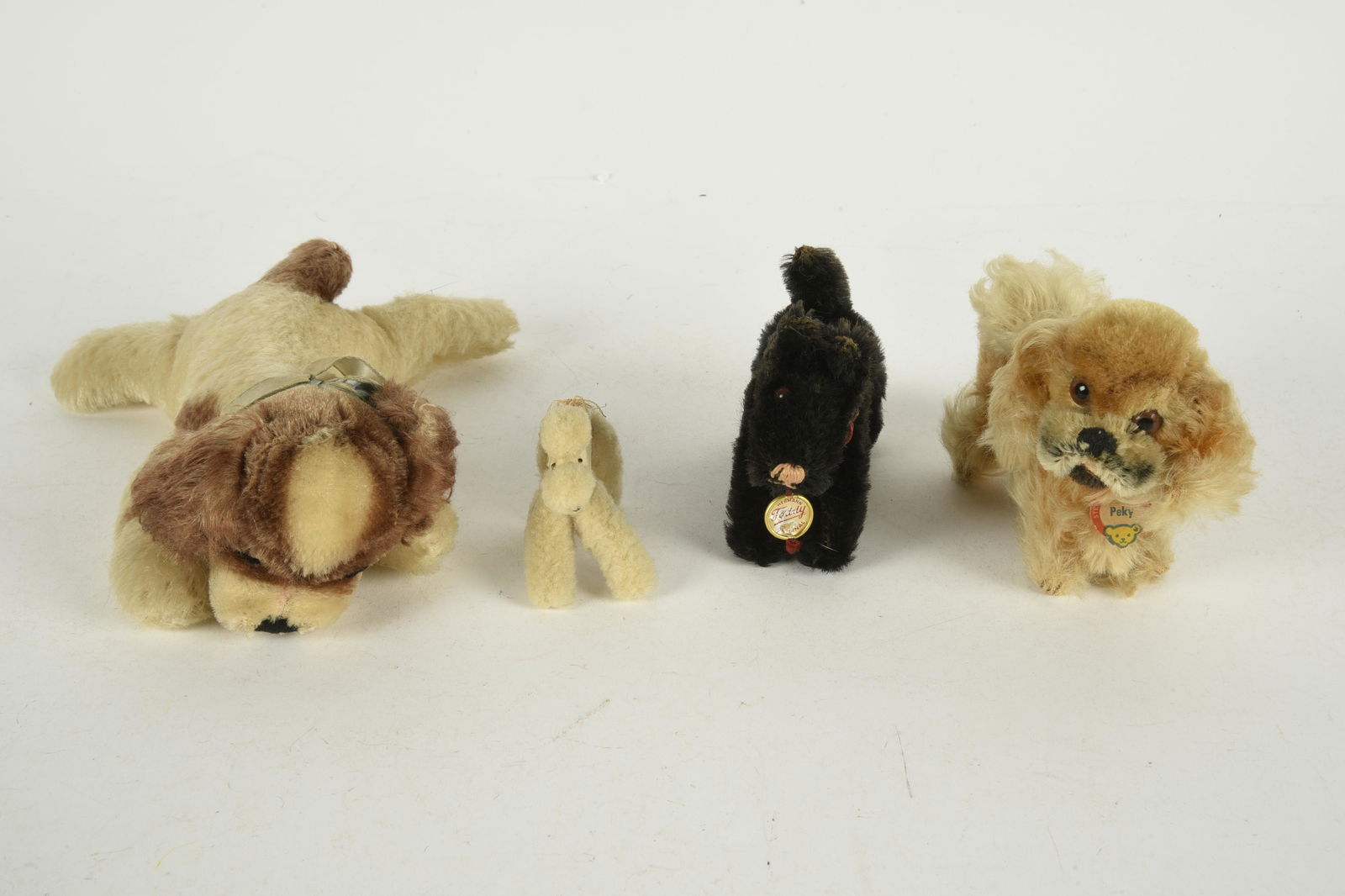 4 Vintage Steiff Dogs incl Floppy Cockie (1 of 8)