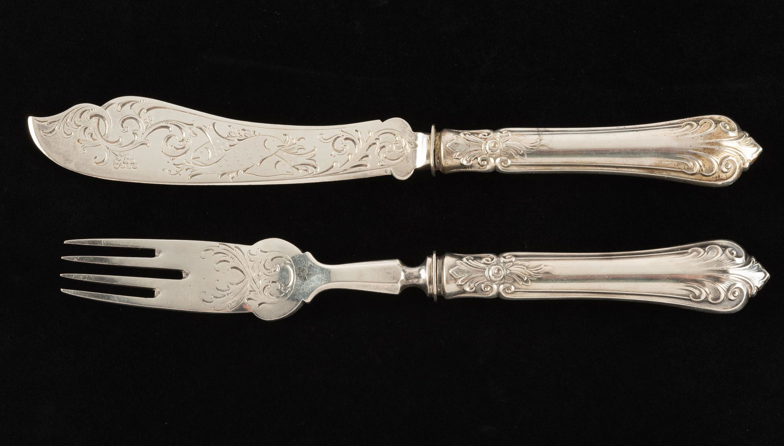 2 Pc Henninger & Co. Silverplate Fish Set (1 of 4)