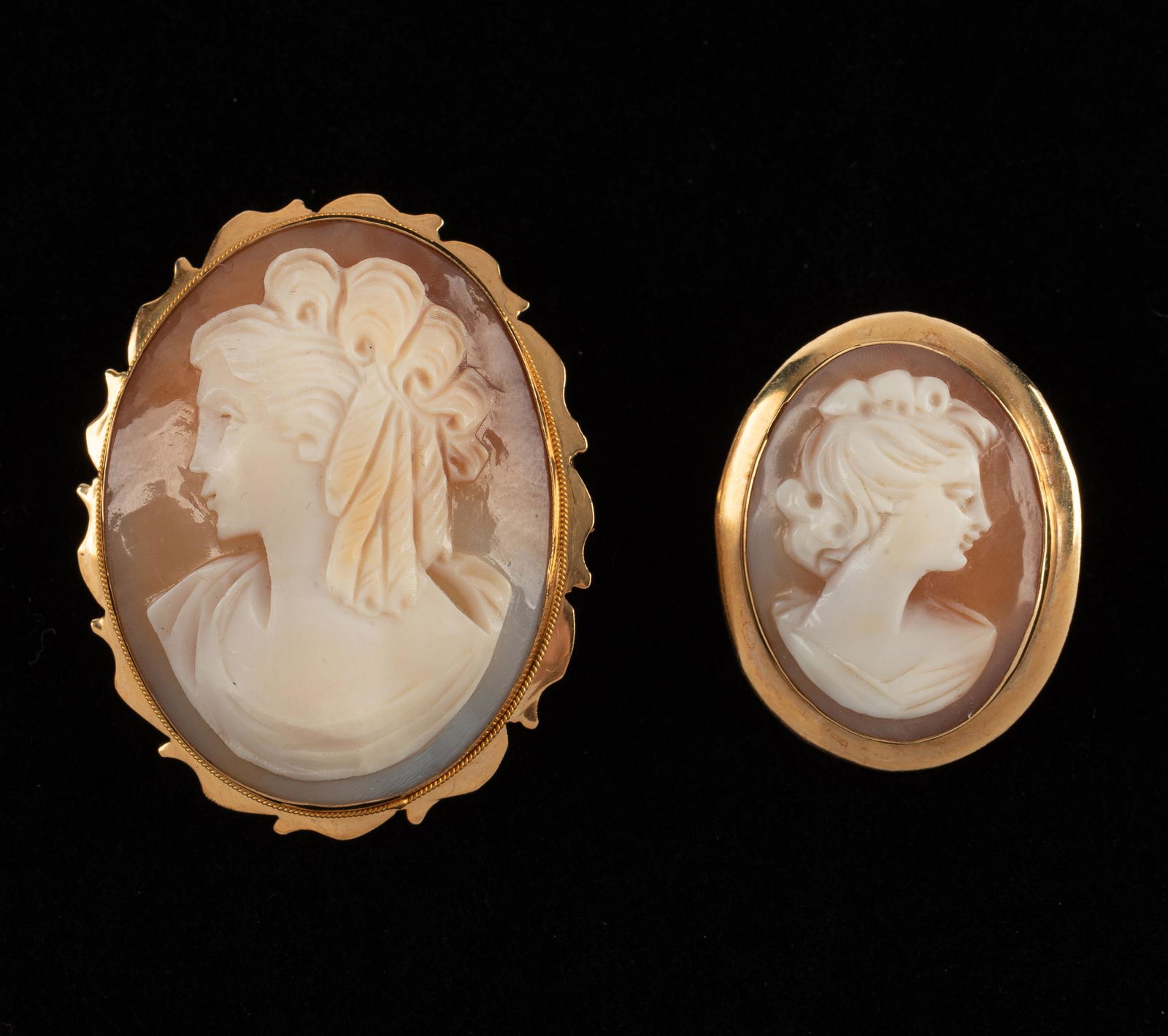 2 18K & Shell Cameo Pendant Brooches (1 of 4)