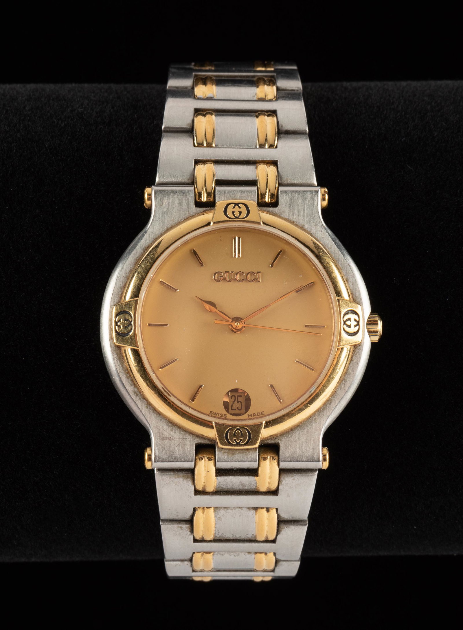 Gucci 900M Stainless Wristwatch (1 of 4)