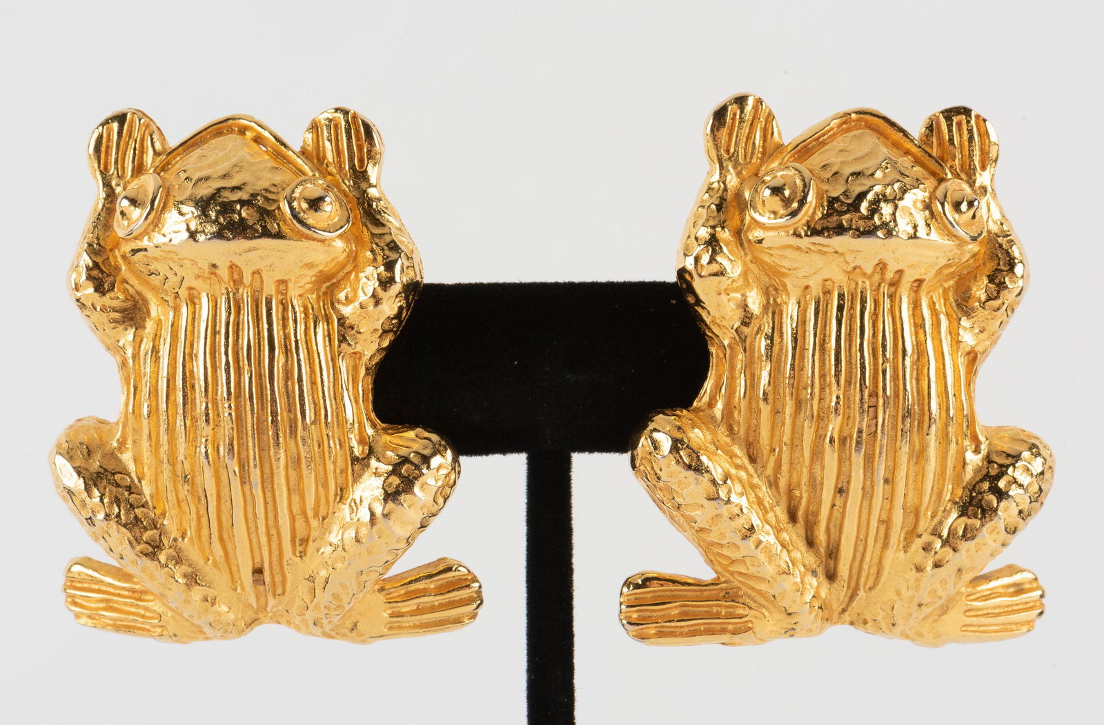 Dominique Aurientis Frog Earrings (1 of 3)