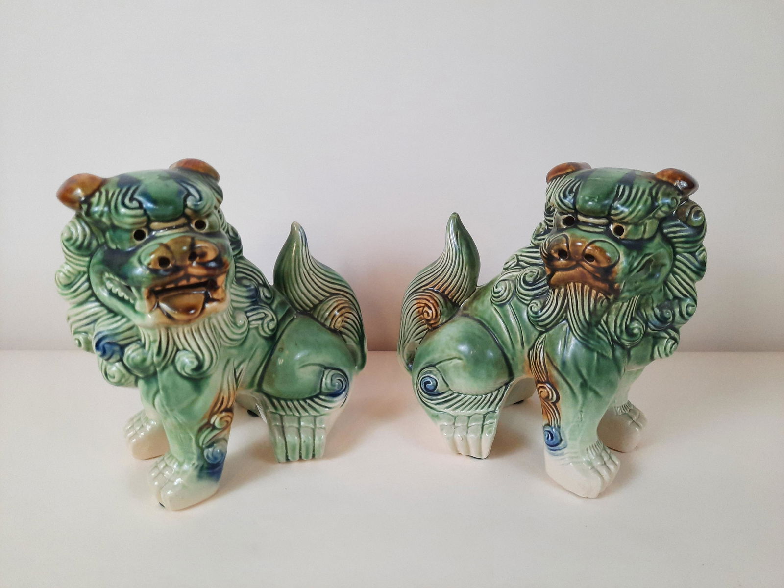Pr of Ceramic Foo Dogs (1 of 3)