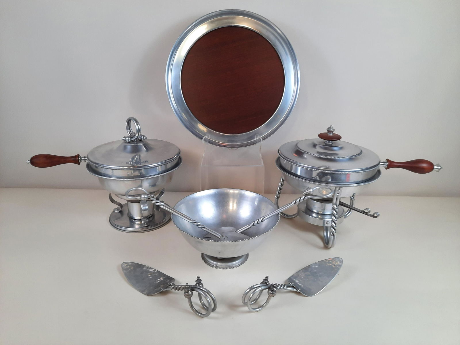 8 Pcs Buenilum Servingware (1 of 4)