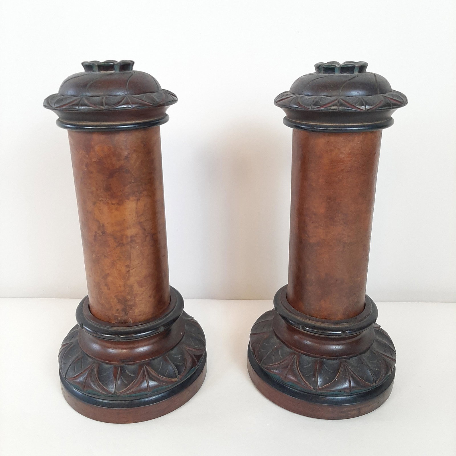 Pr Antique Mica Lamps: 5-1/2" diameter X 11" high IMPORTANT: Before bidding, please read the terms and conditions. When you registered for the auction you agreed to these terms and will be required to comply with them.