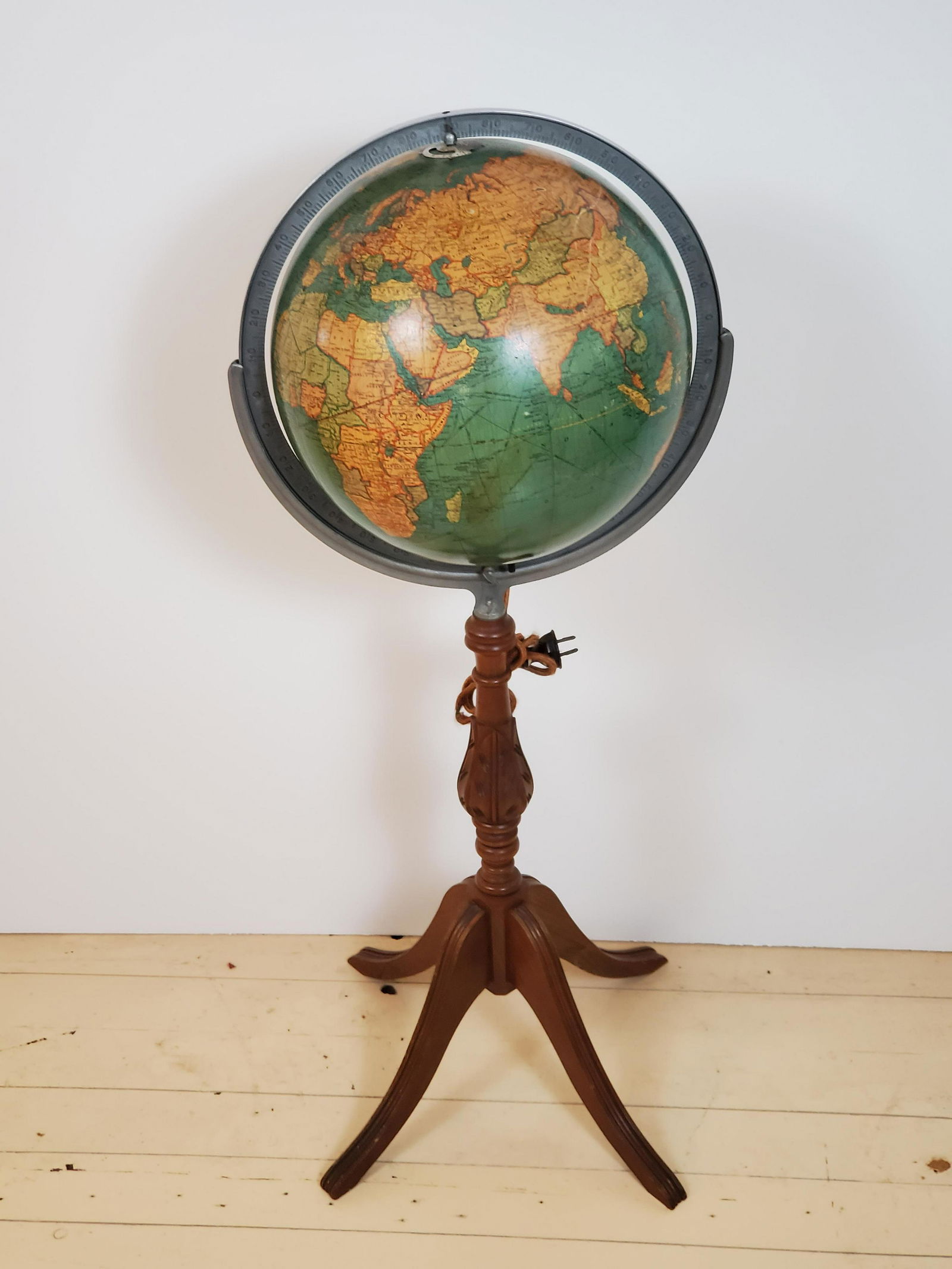 Vintage Light Up Globe On Stand (1 of 3)