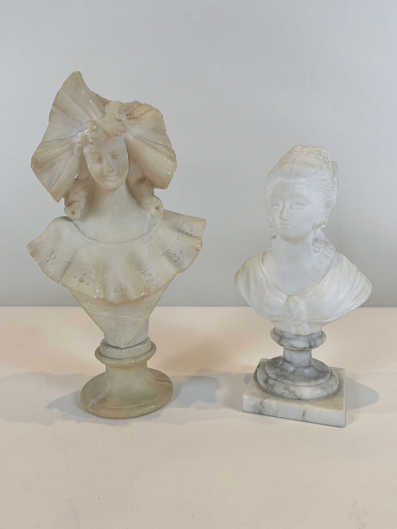 2 Alabaster Cabinet Busts (1 of 4)
