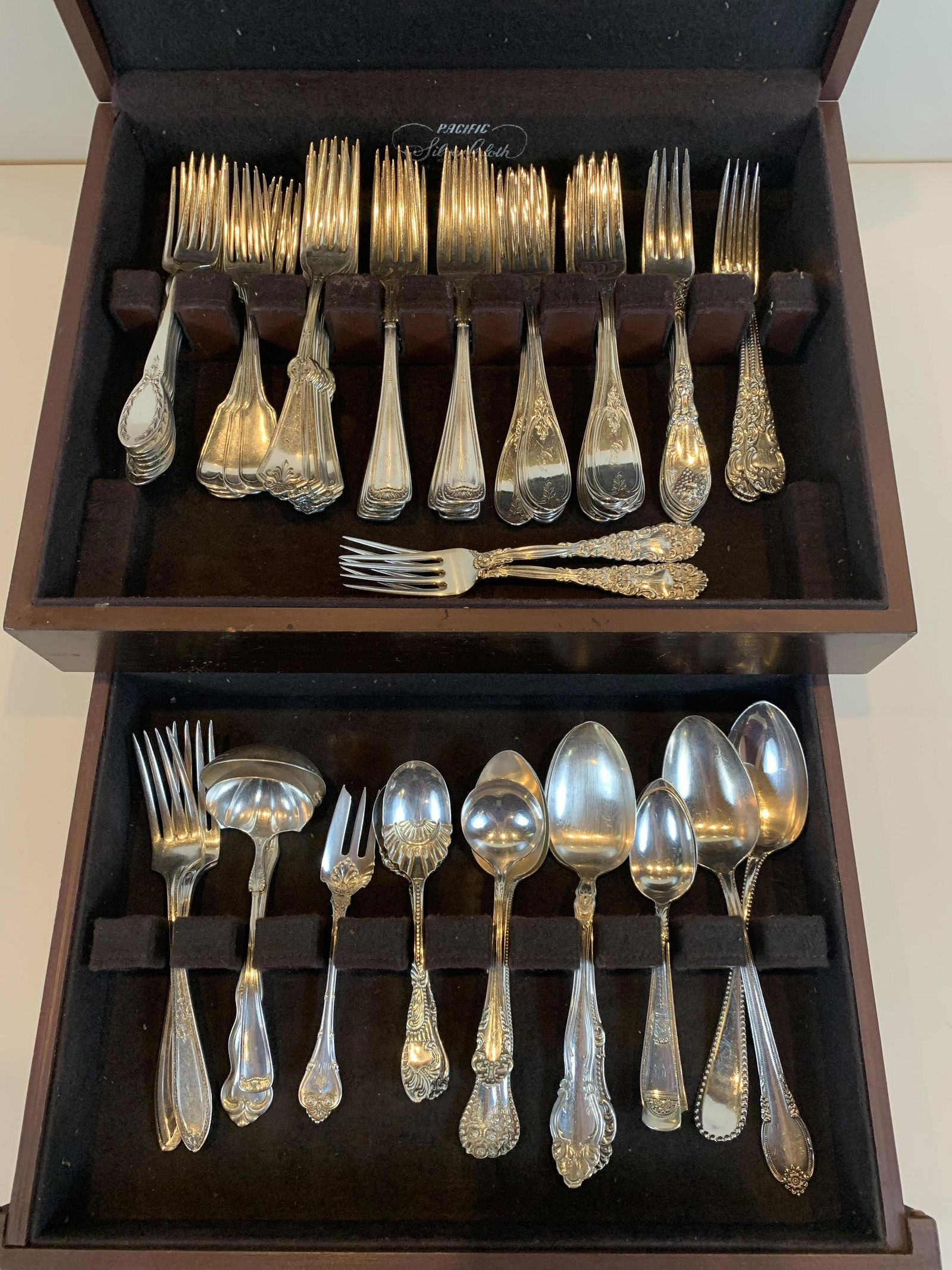 79 Pcs Silverplate Flatware (1 of 3)