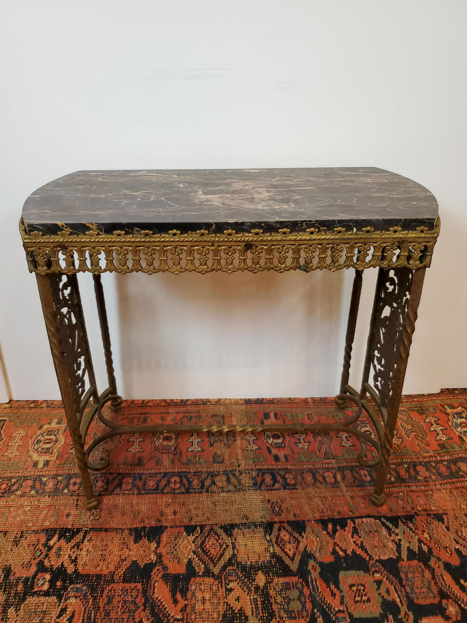 Nautical Themed Marble Deco Stand (1 of 5)