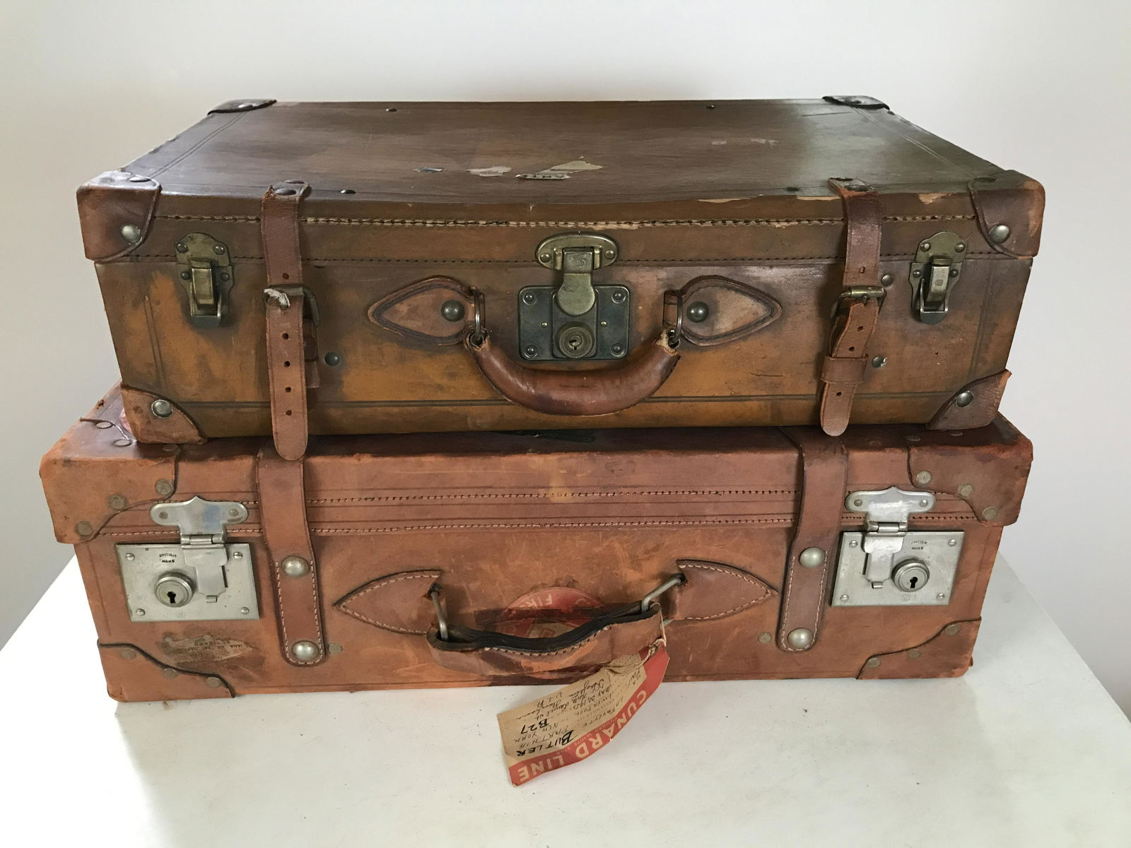 2 Vintage Leather Suitcases (1 of 5)