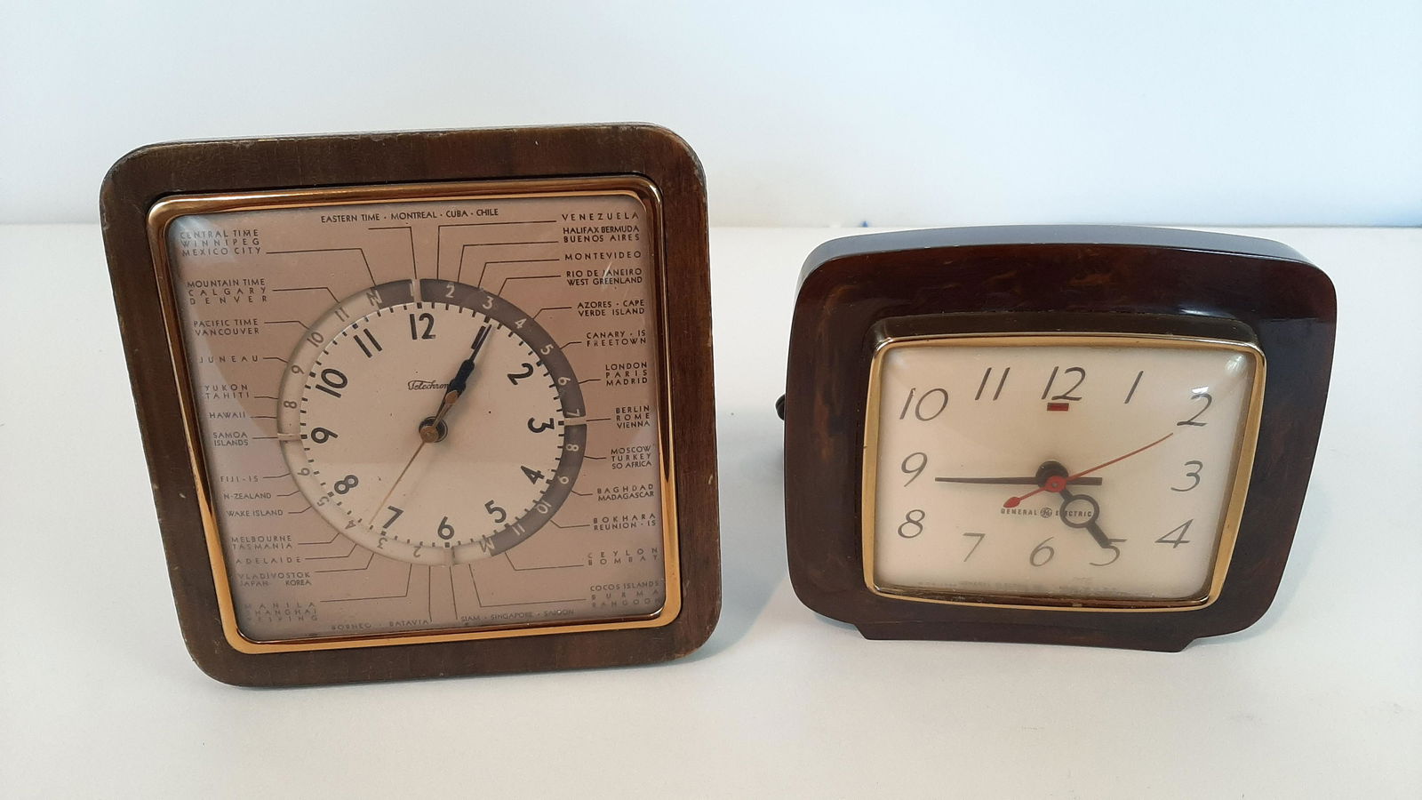 2 Desk Clocks (1 of 3)