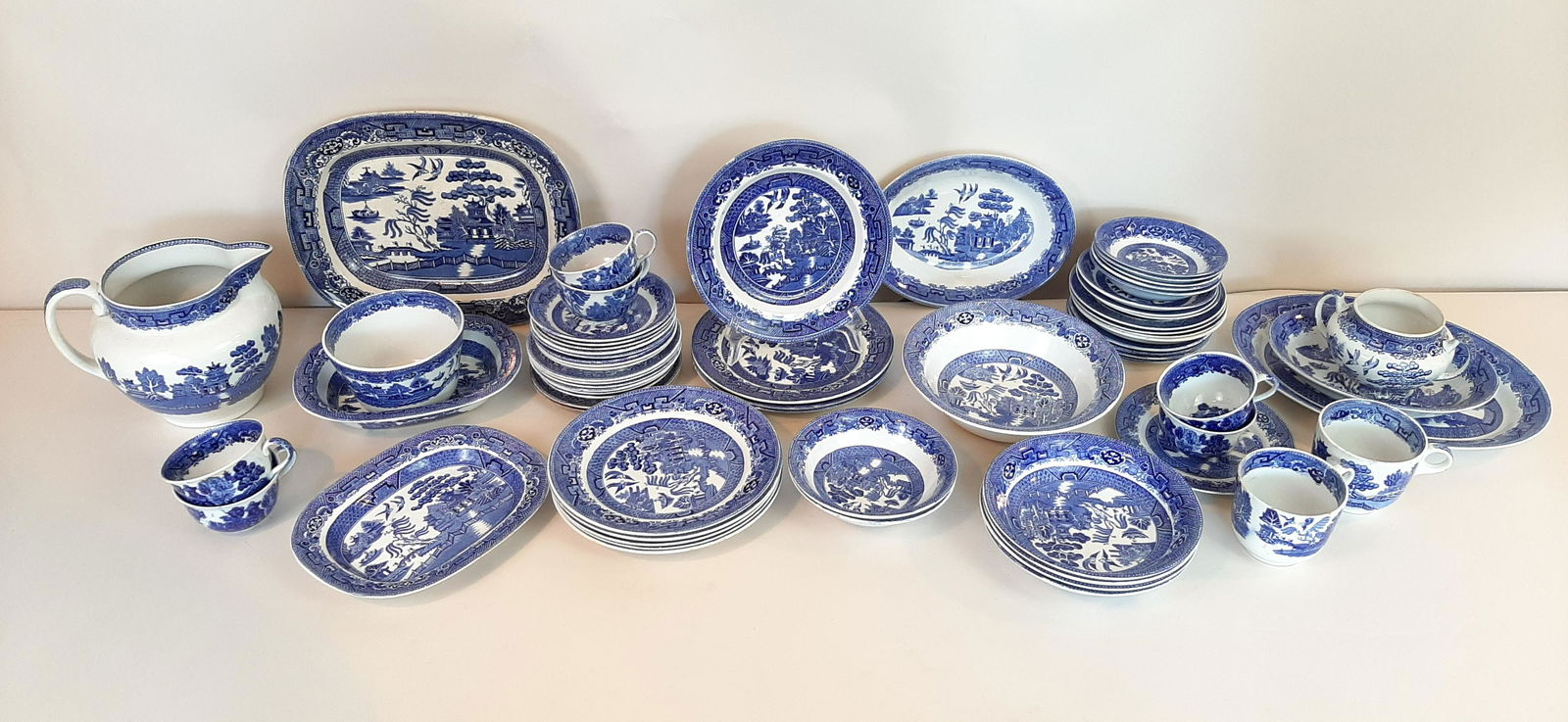 65 Pcs Blue Willow incl. Grimwades (1 of 1)