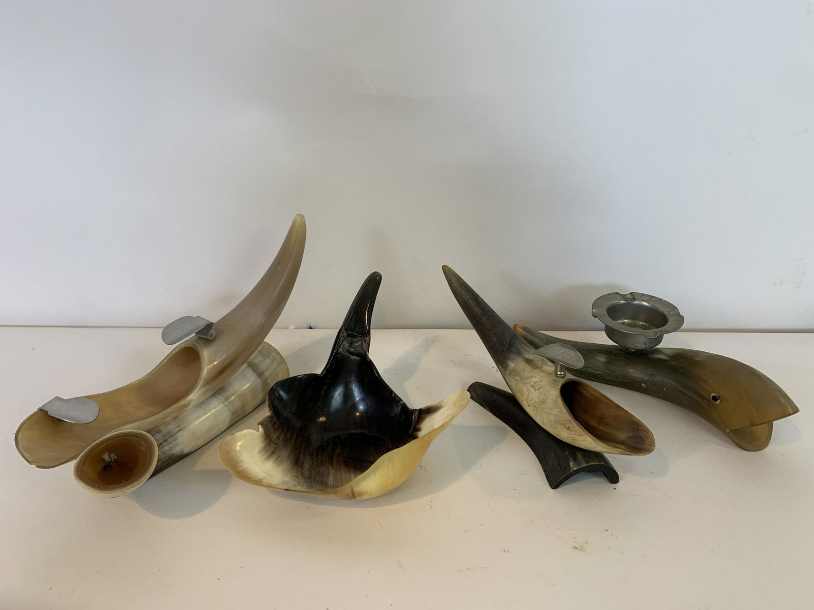 4 Horn Ashtrays (1 of 9)