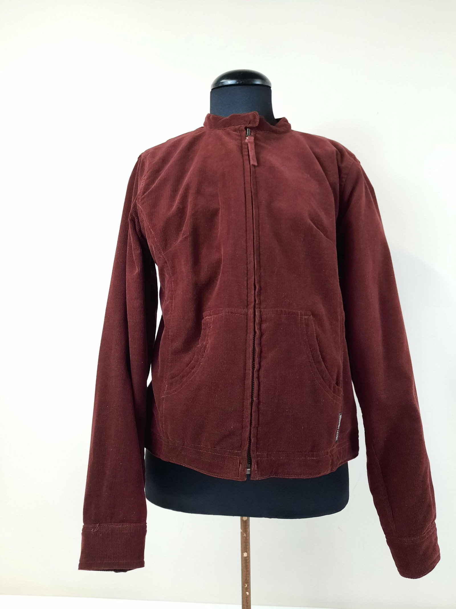 Small Women's Harley Davidson Jacket: Like new. IMPORTANT: Before bidding, please read the terms and conditions. When you registered for the auction you agreed to these terms and will be required to comply with them.