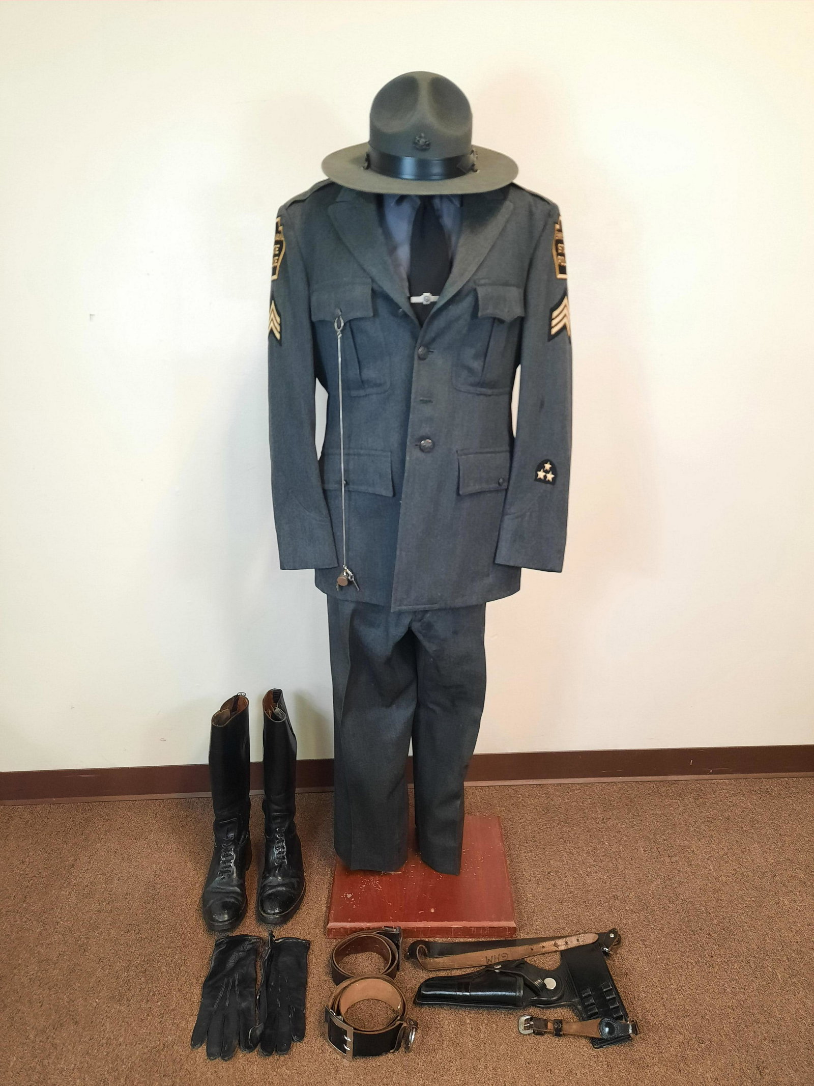 Vintage PA State Police Uniform: Includes handcuffs with keys, hat, shirt, jacket, tie clip, clip on tie, whistle, boots, 3 belts, holster and gloves. Some wear. Shirt size 15-1/2 x 32. Pants: 16-1/2" waist x 39" long. IMPORTANT: Bef