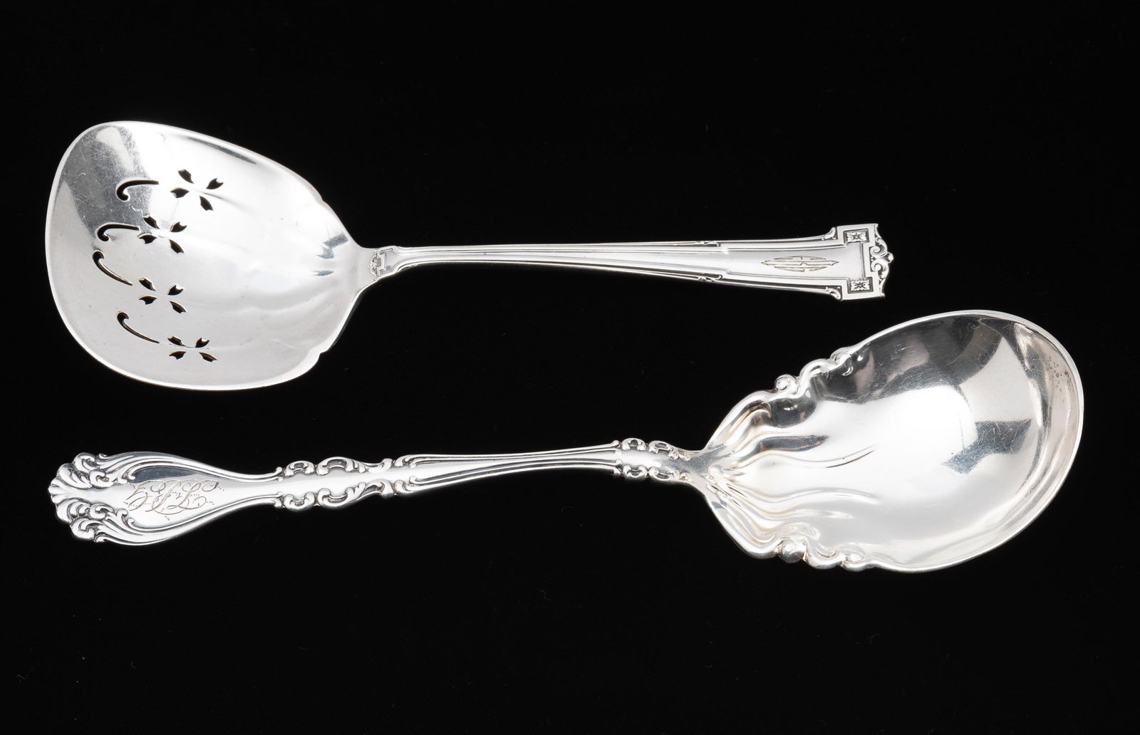 2 Sterling Serving Spoons Wallace & Alvin (1 of 8)