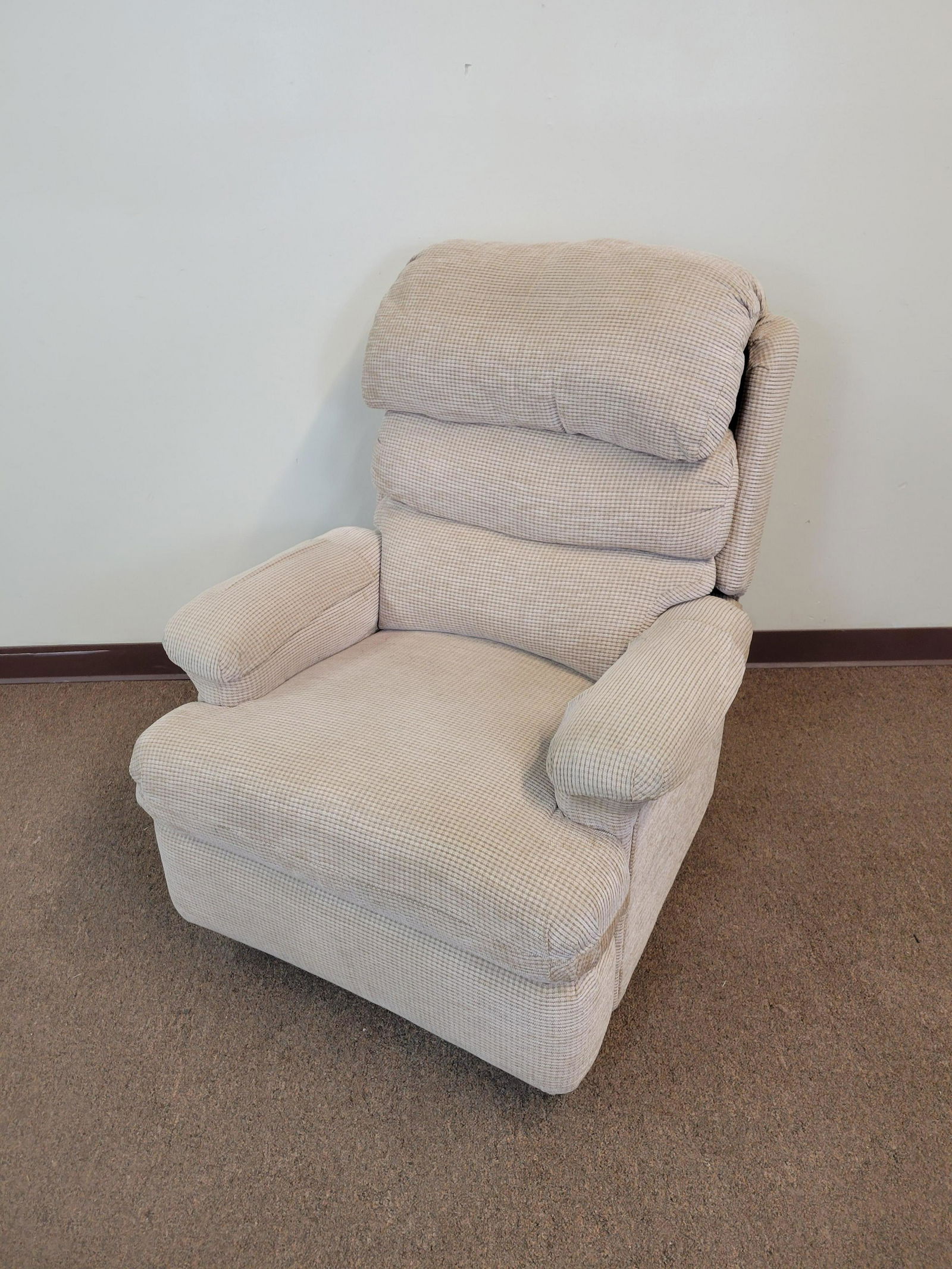 Upholstered Recliner (1 of 4)