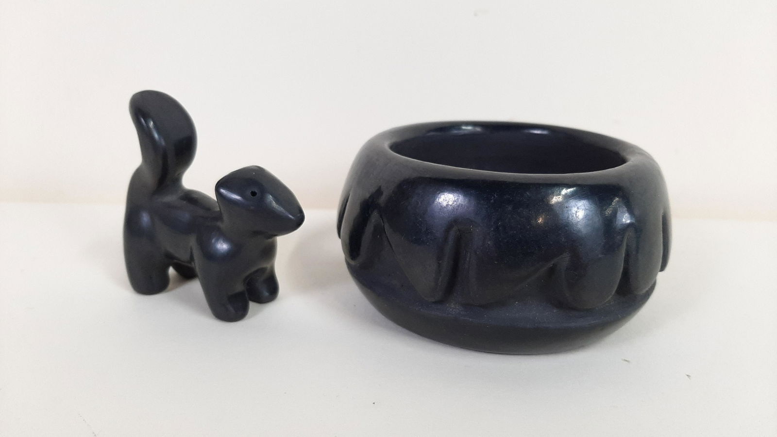 2 Pcs Santa Clara Native American Ceramics (1 of 4)