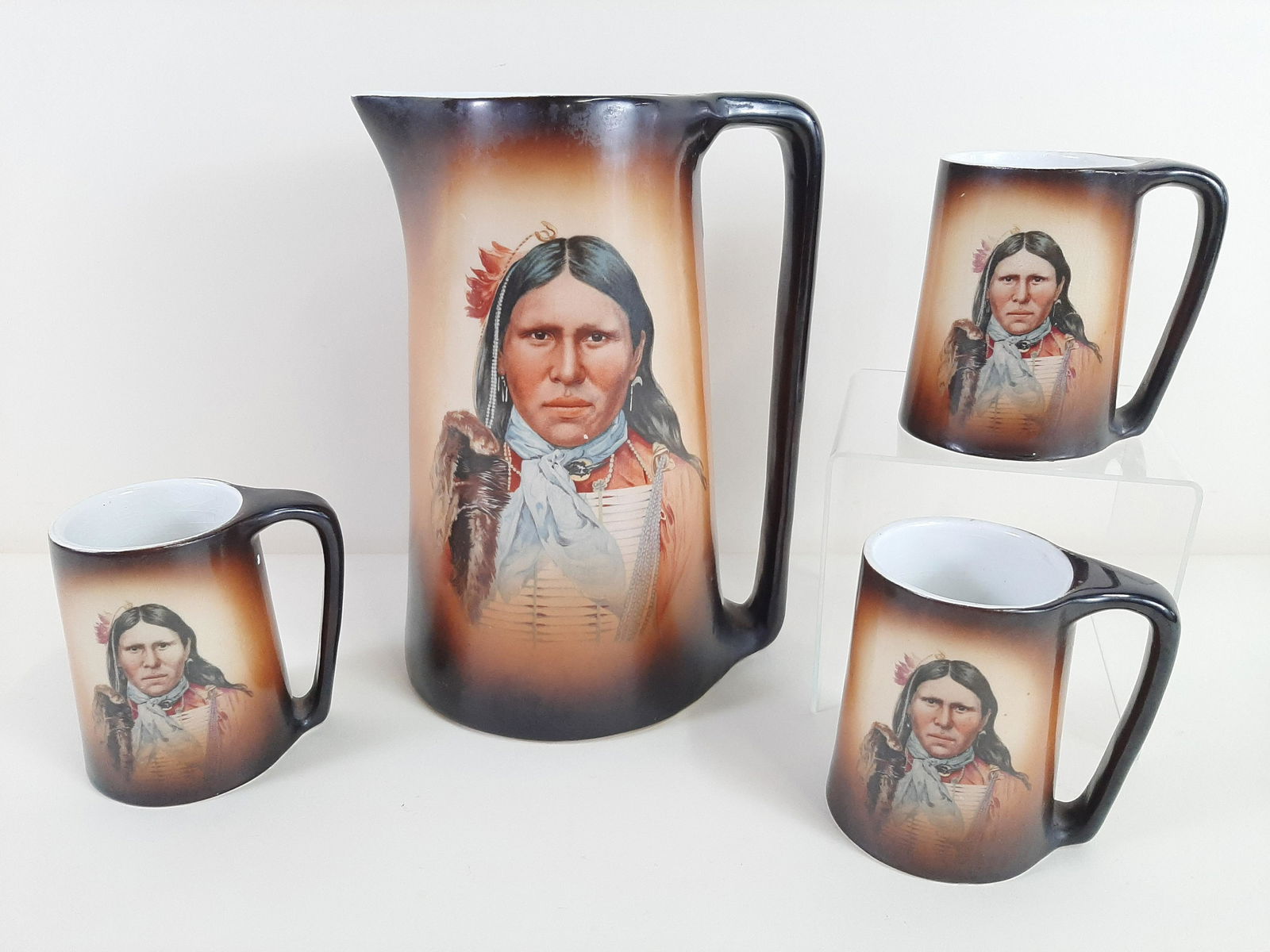 Warwick Ioga Pitcher with 3 Mugs (1 of 2)