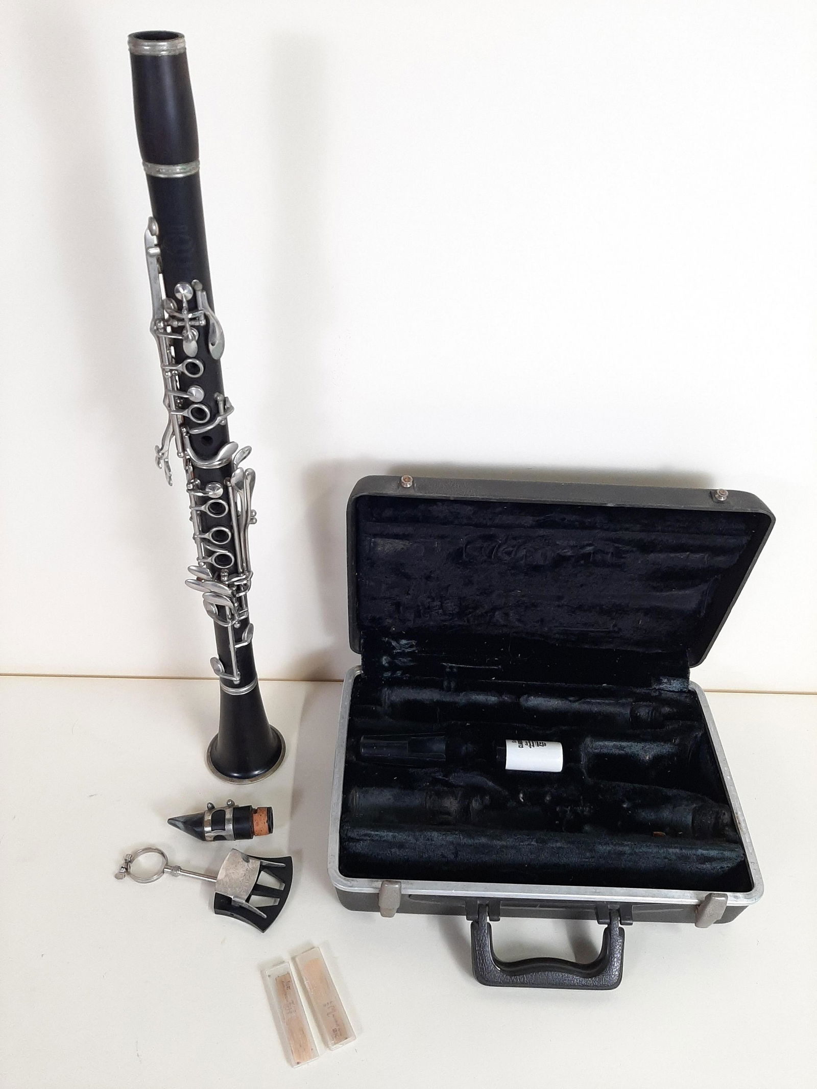 Selmer Signet 100 Clarinet (1 of 5)