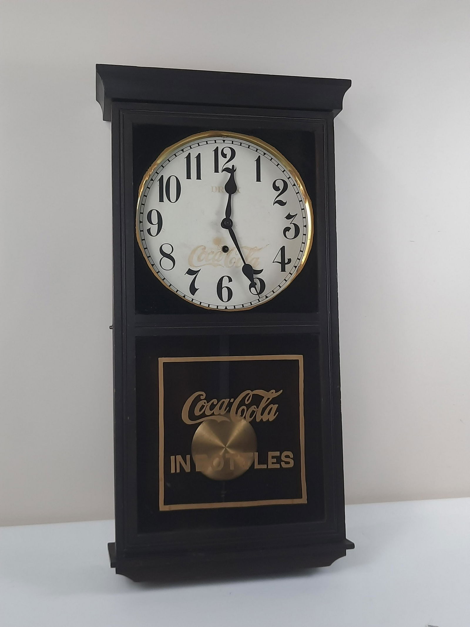 WM L Gilbert Coca Cola Regulator Clock (1 of 5)