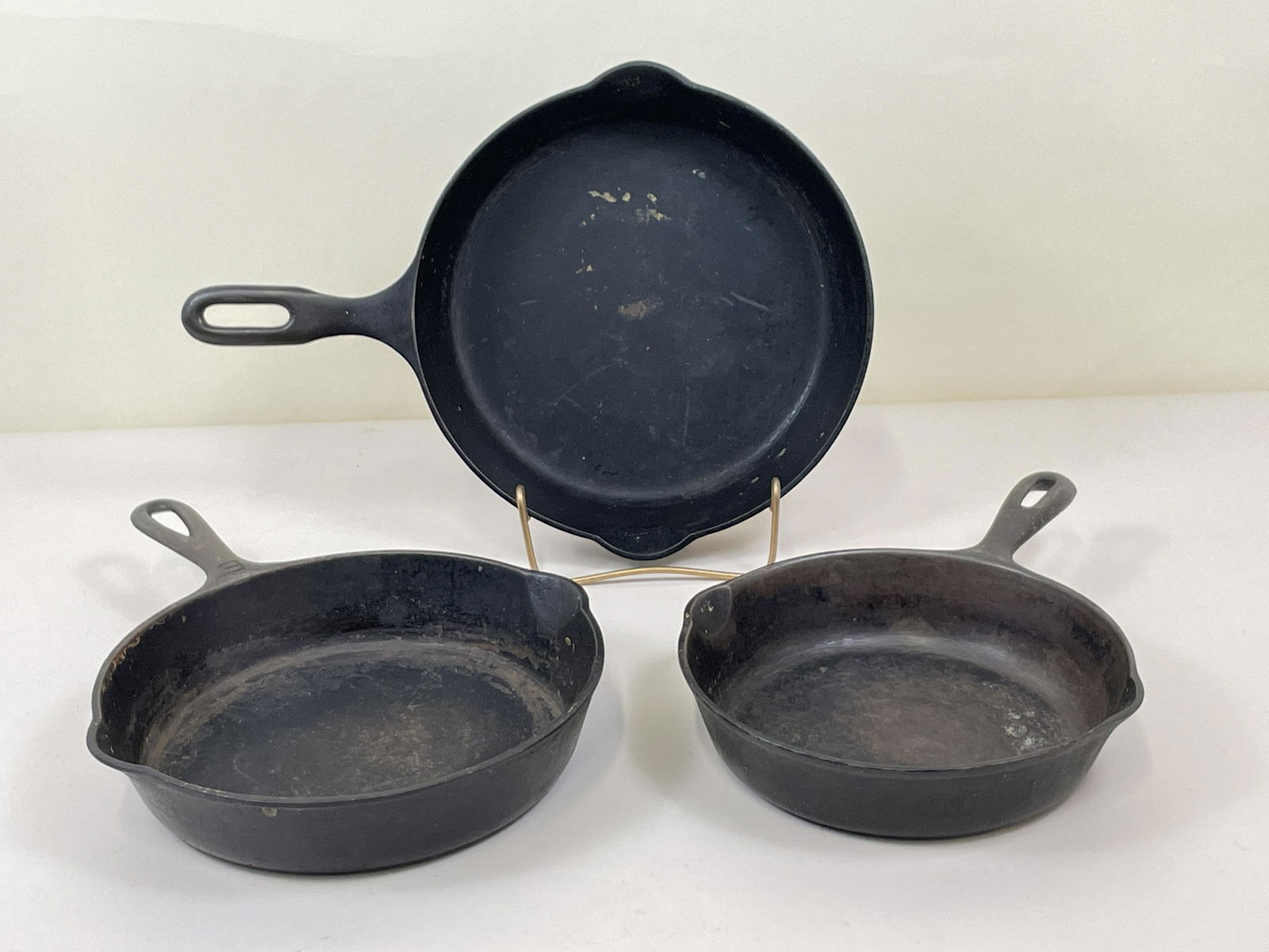 3 Cast Iron Skillets incl Griswold (1 of 9)
