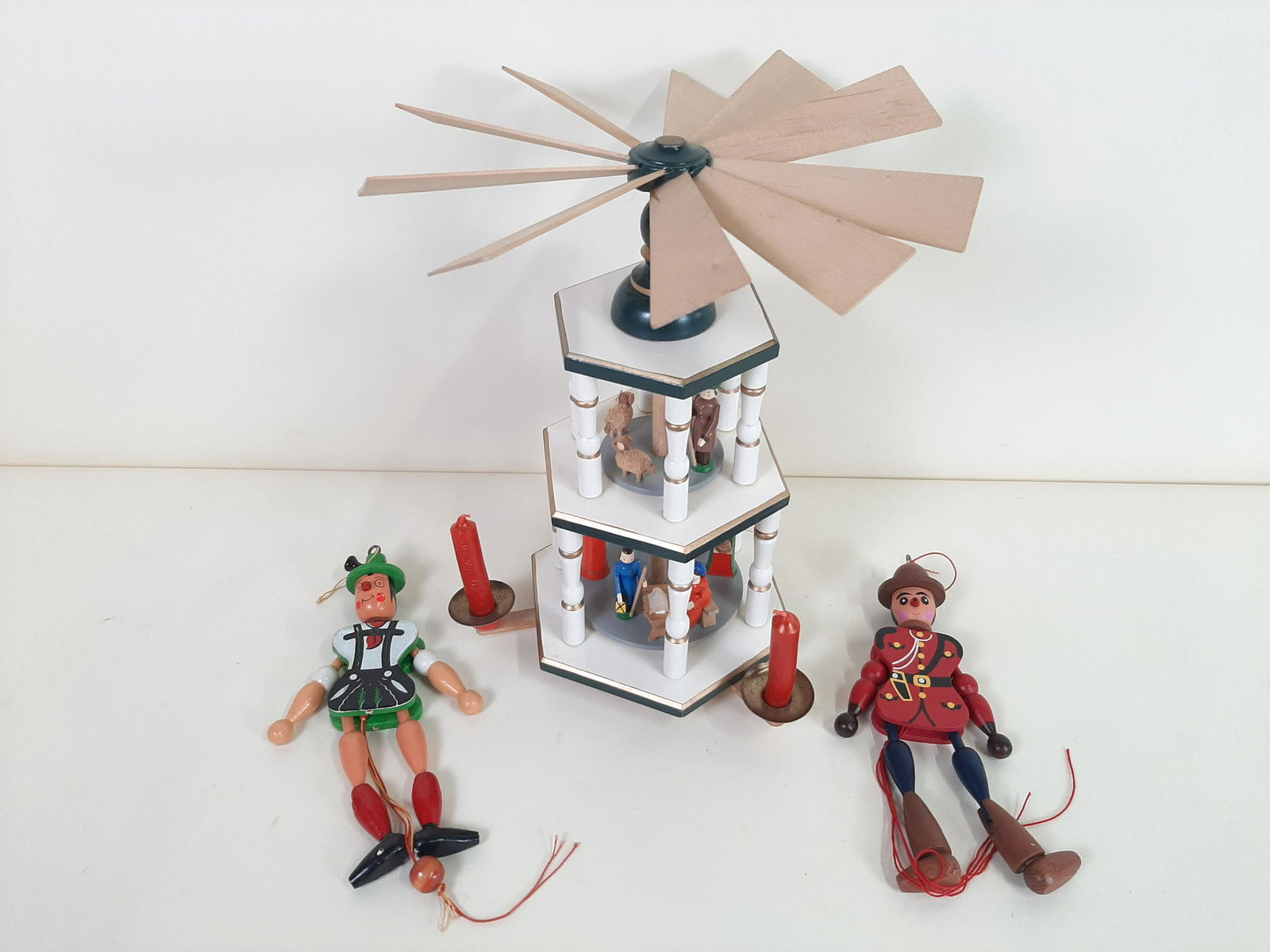 3 Wood Decorations incl. German Nativity Pyramid (1 of 6)