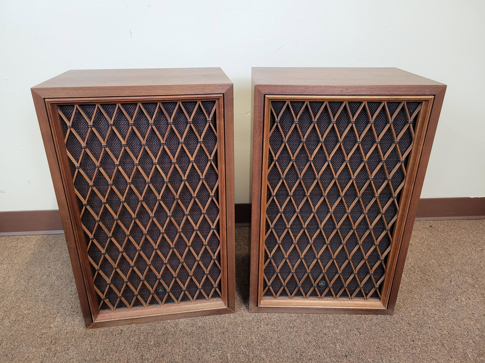 2 Pioneer CS-99 Speakers: 16" wide X 11 1/2" deep X 25 1/4" high. Working. IMPORTANT: Before bidding, please read the terms and conditions. When you registered for the auction you agreed to these terms and will be required to 