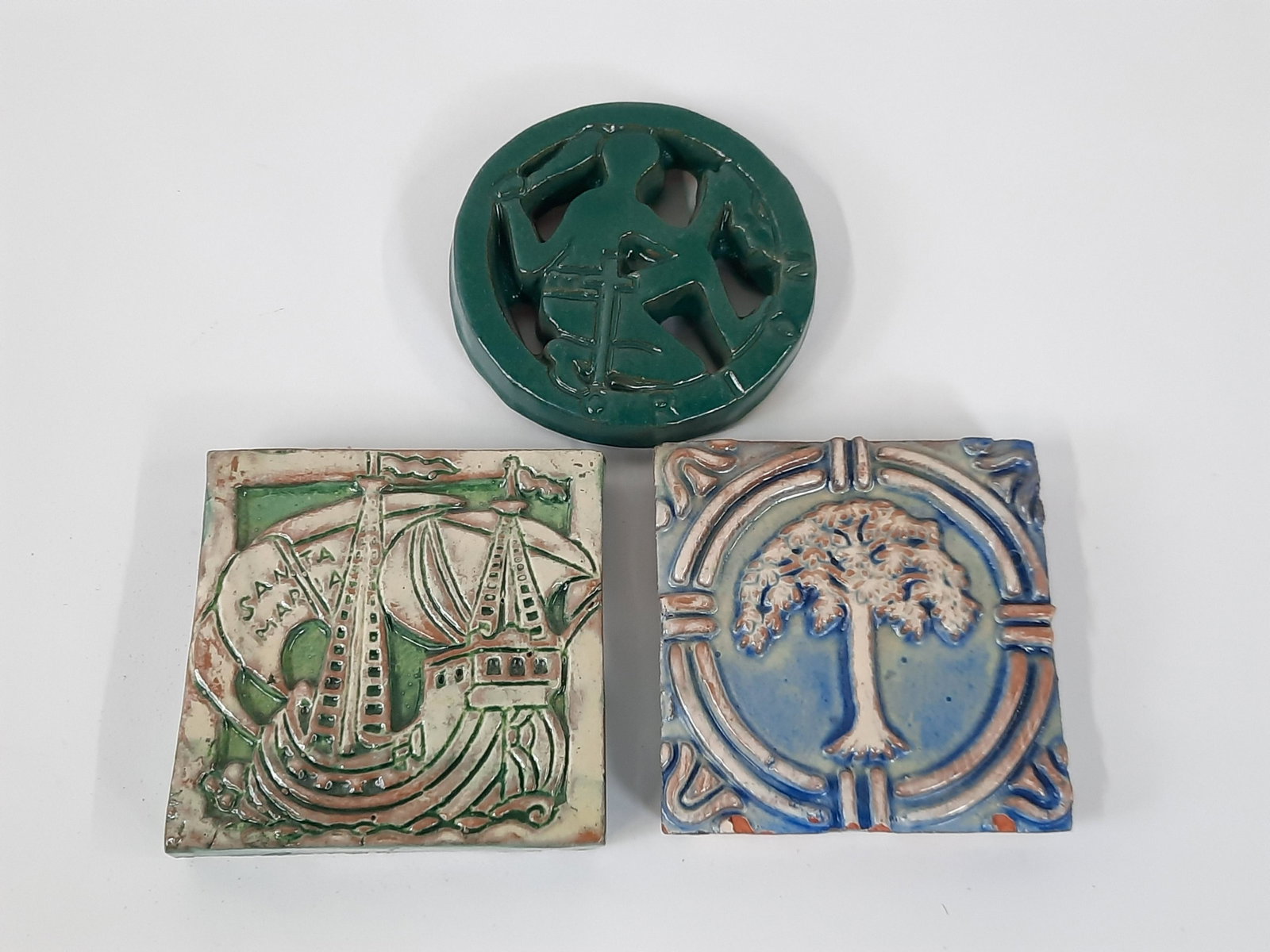 3 Tiles incl Moravian: Includes 2 Moravian tiles. Each approximately 4" wide x 4" deep. IMPORTANT: Before bidding, please read the terms and conditions. When you registered for the auction you agreed to these terms and will