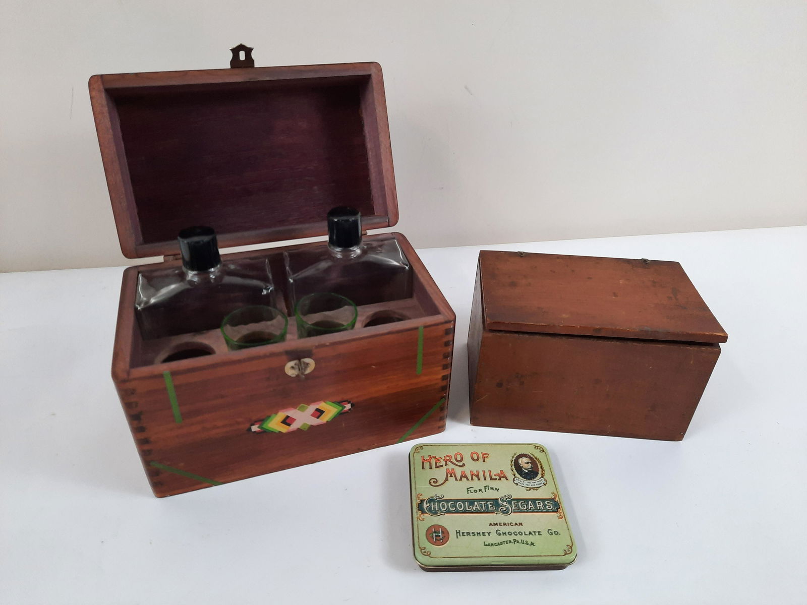 Bar in a Box, Antique Box & Chocolate Segars Tin (1 of 6)