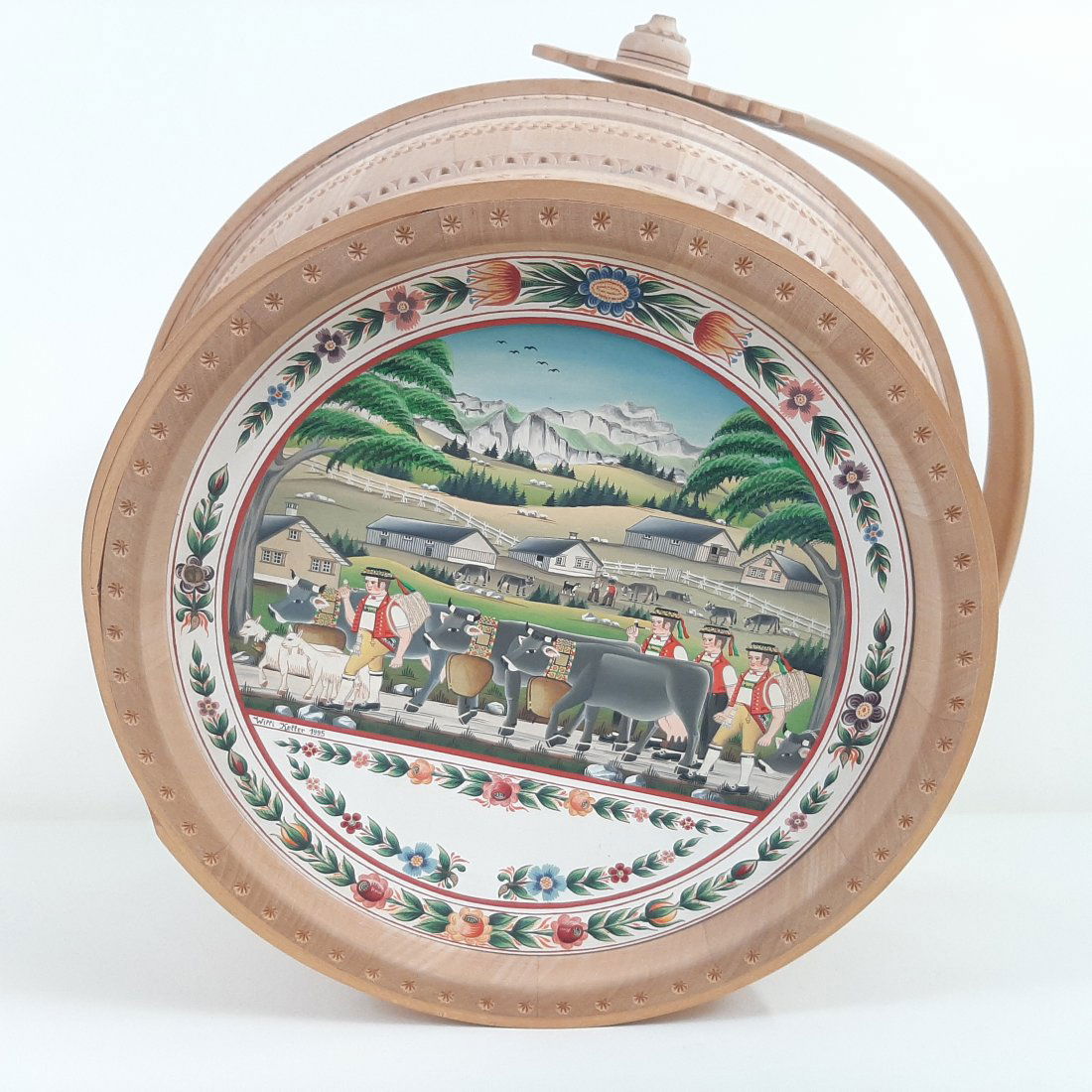 2 Pcs Swiss Wood Carvings incl. Bucket (1 of 5)