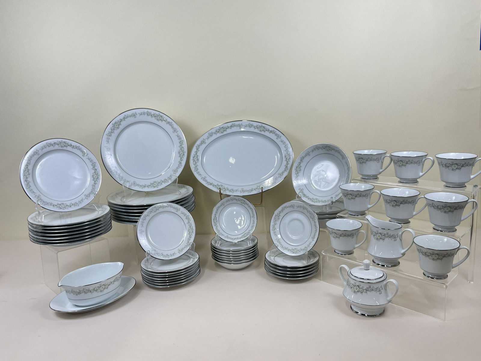 54 Pcs Noritake Donegal Dinnerware (1 of 4)