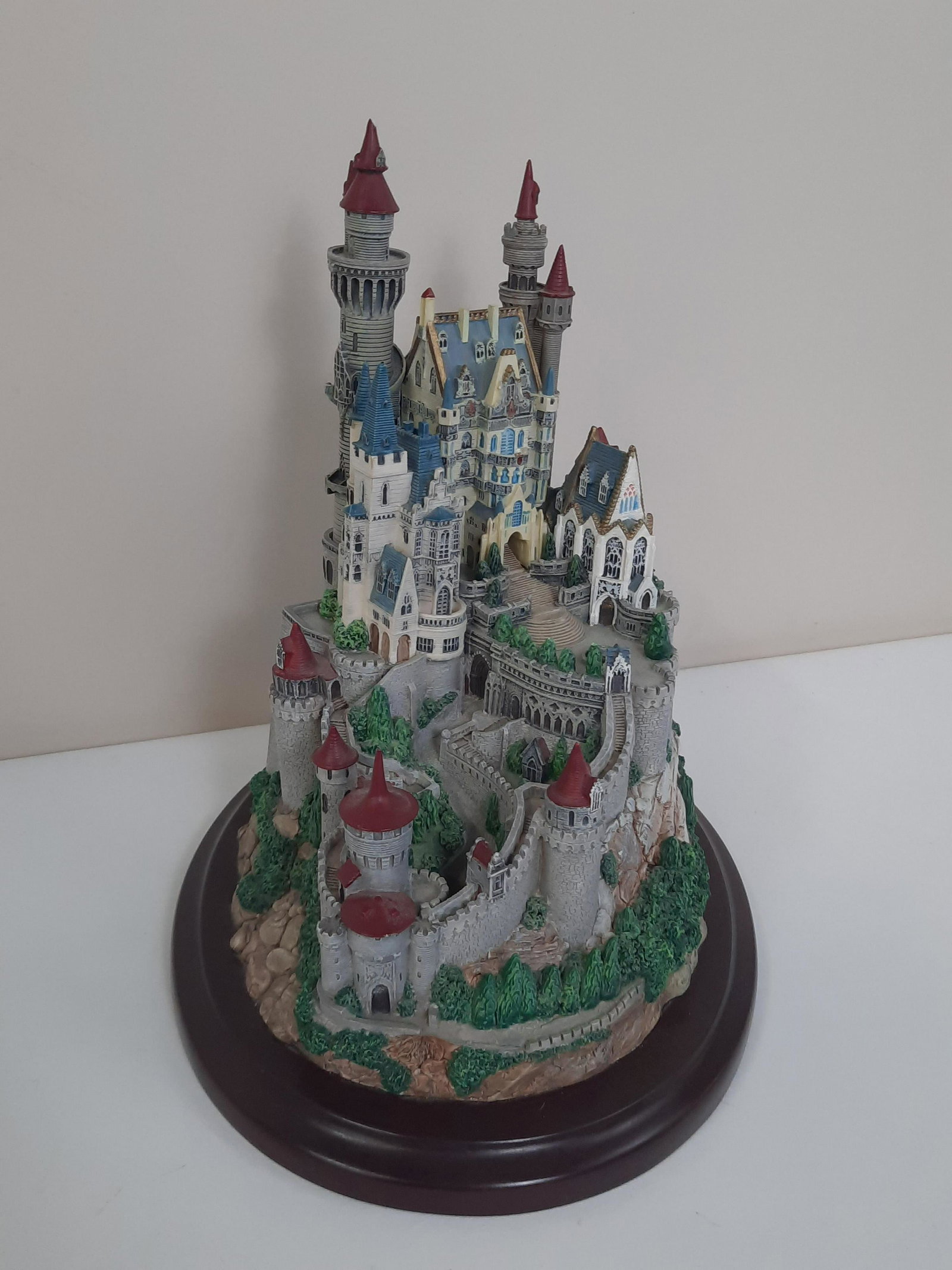 Lenox "Falkenstein" Castle and Bowl: 2" to 10-1/2" high. Castle tops with some losses. IMPORTANT: Before bidding, please read the terms and conditions. When you registered for the auction you agreed to these terms and will be required to