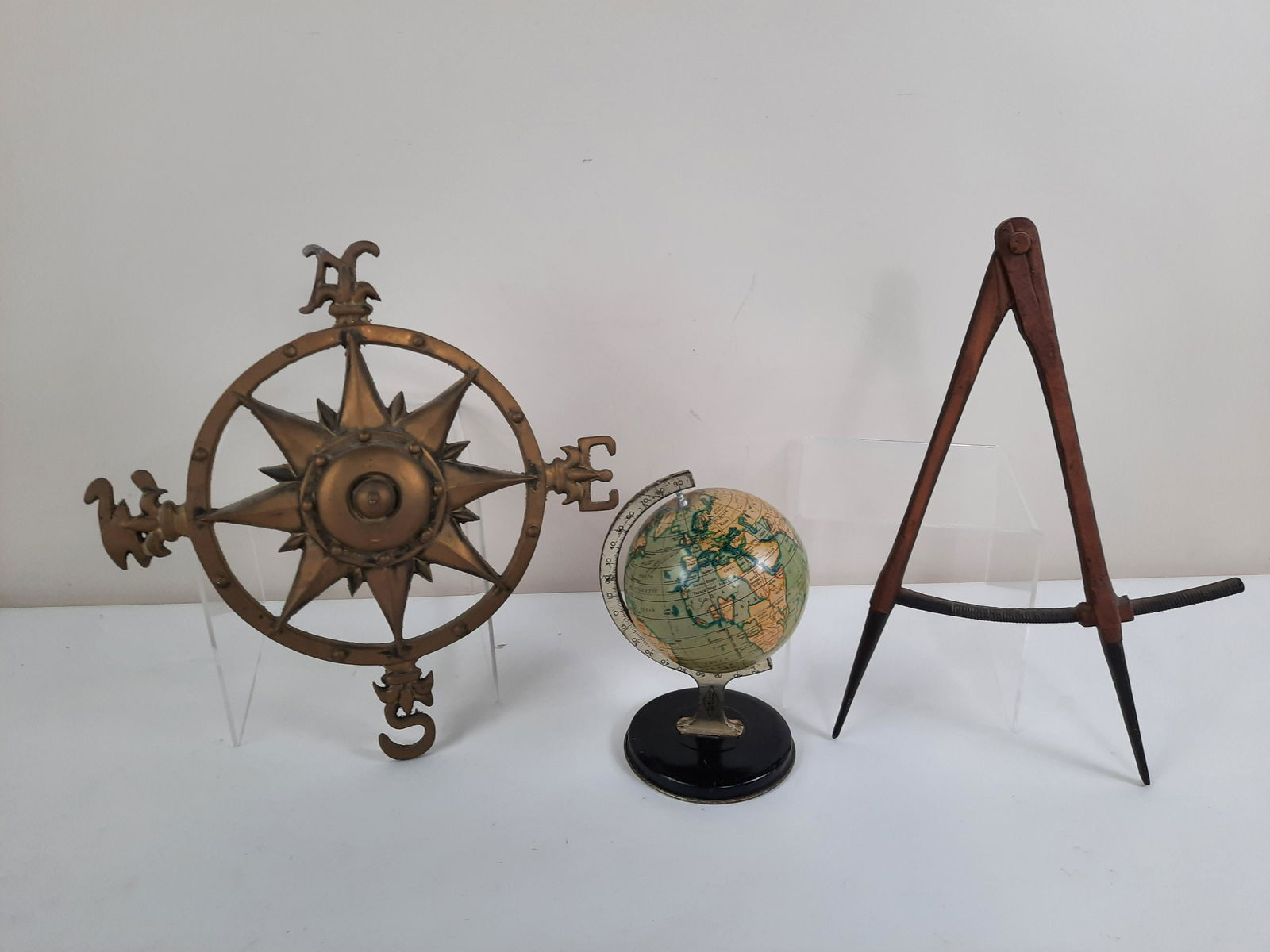 3 Traveler's Items incl Globe (1 of 4)