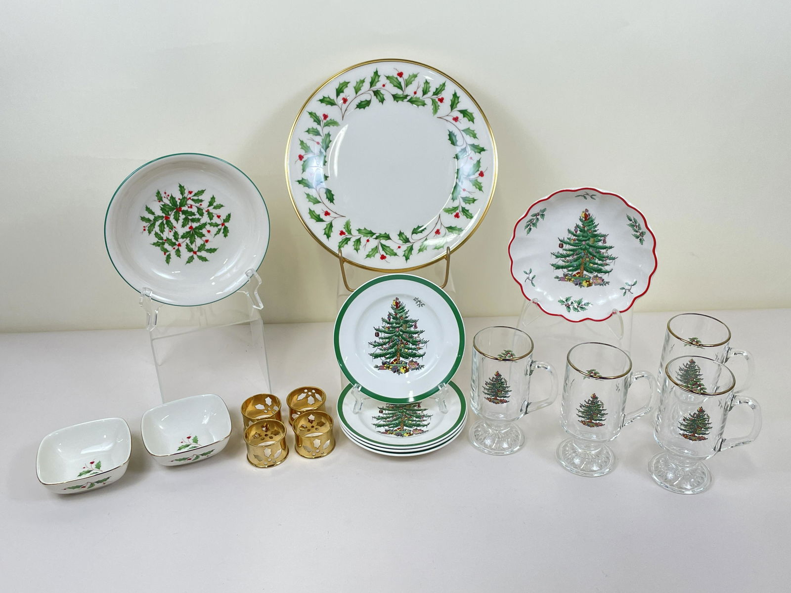 17 Pcs Holidayware incl Spode and Lenox (1 of 8)