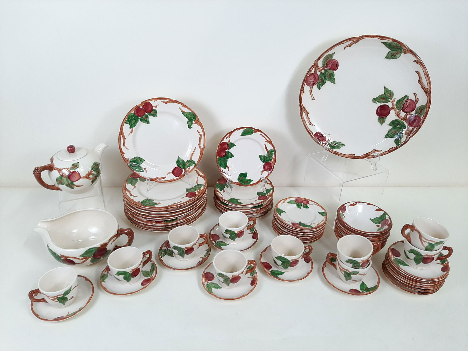 64 Pcs Franciscan Apple Dinnerware (1 of 3)