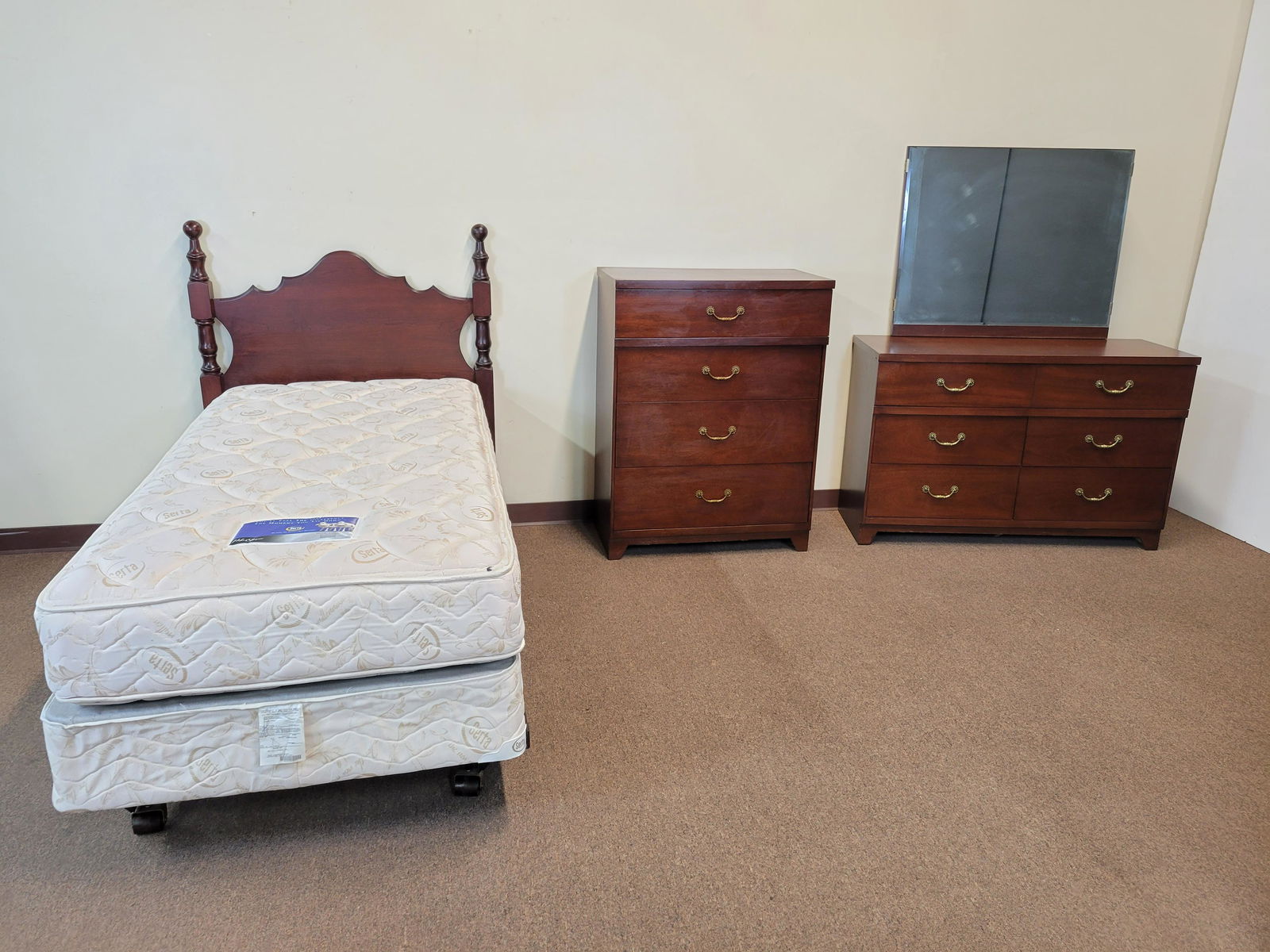 3 Pc Bedroom Furnishings (1 of 10)