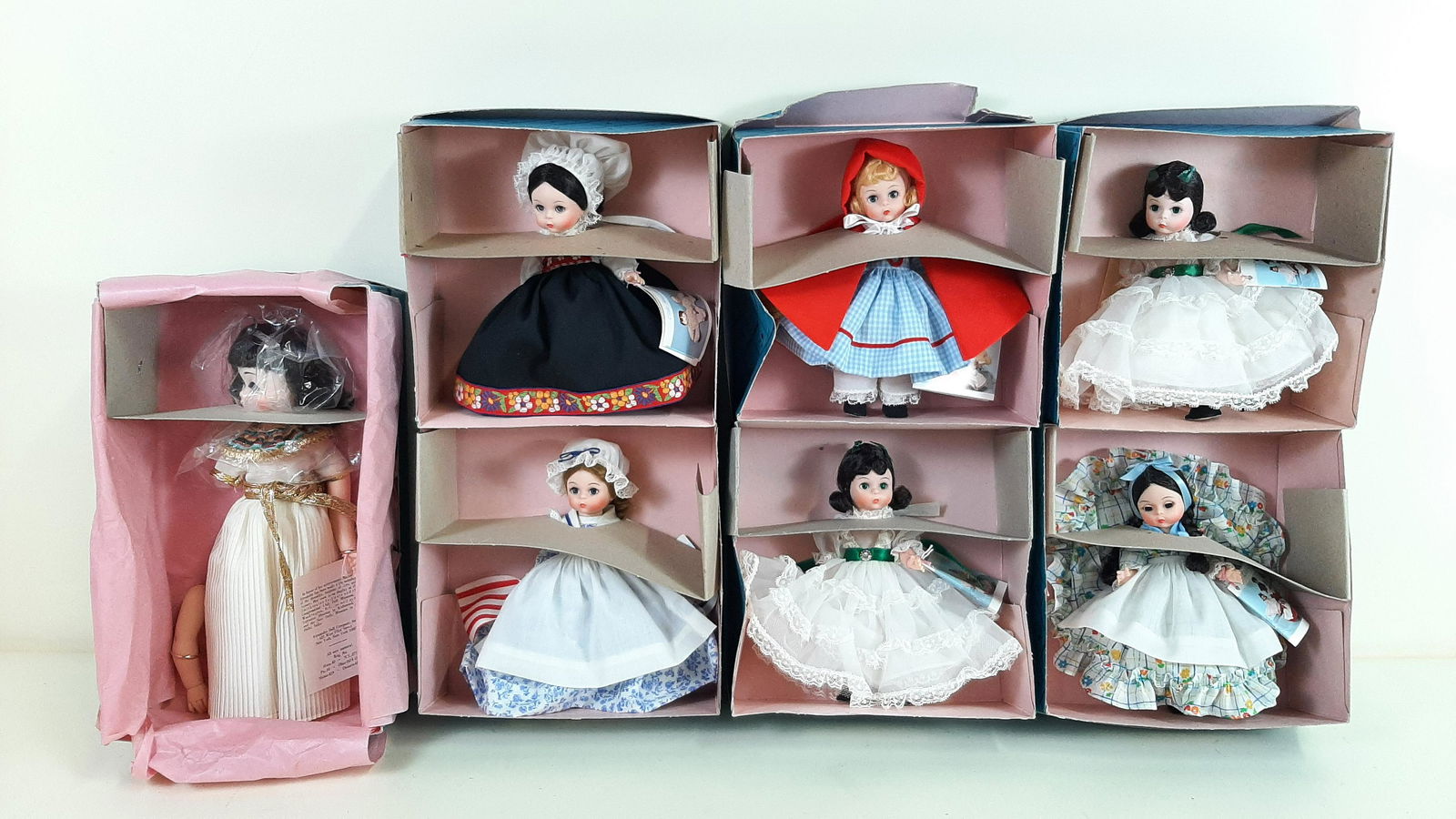 7 Madame Alexander Dolls incl. Cleopatra (1 of 3)