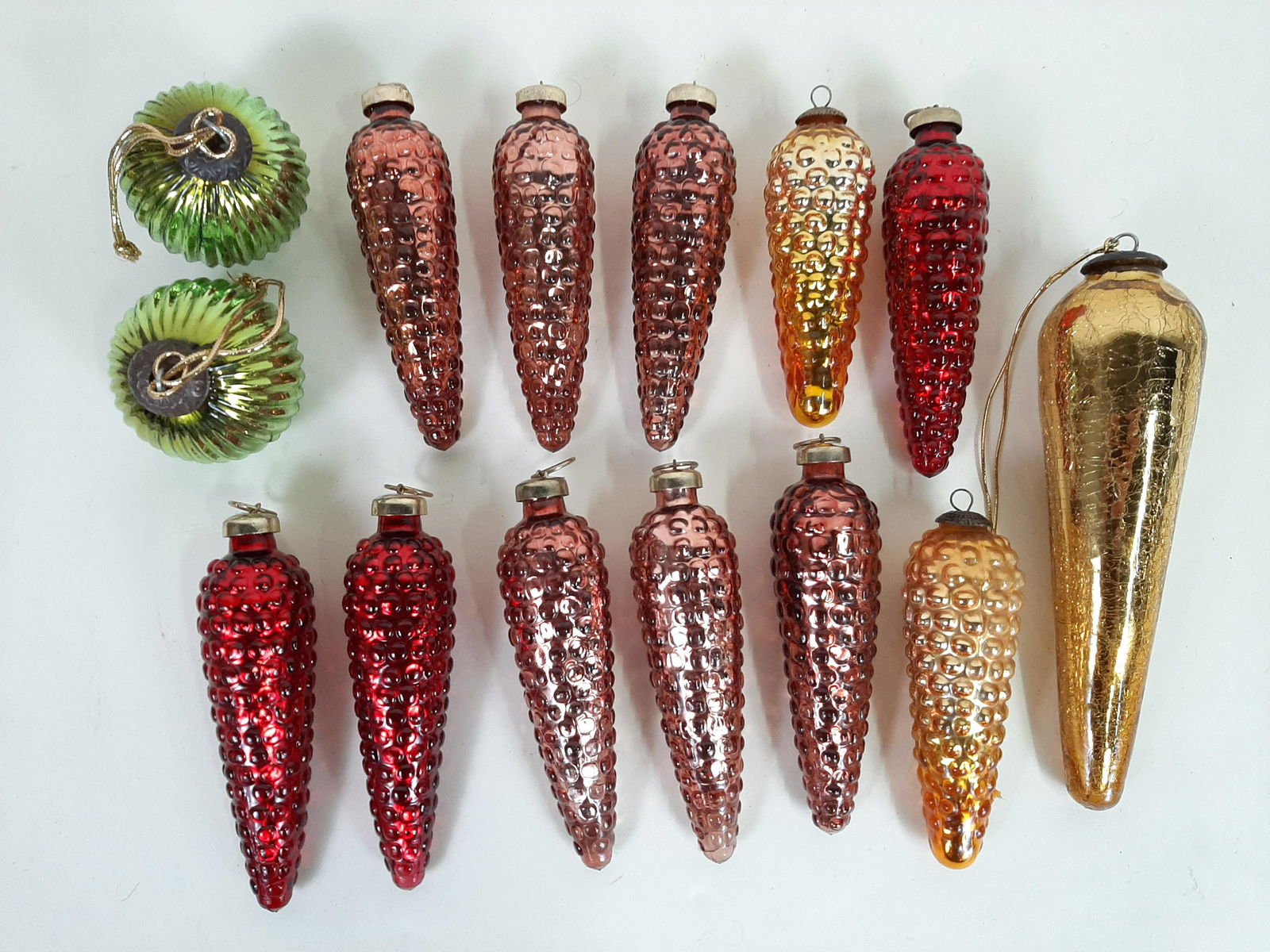 14 Christmas Ornaments incl. Pinecones (1 of 4)