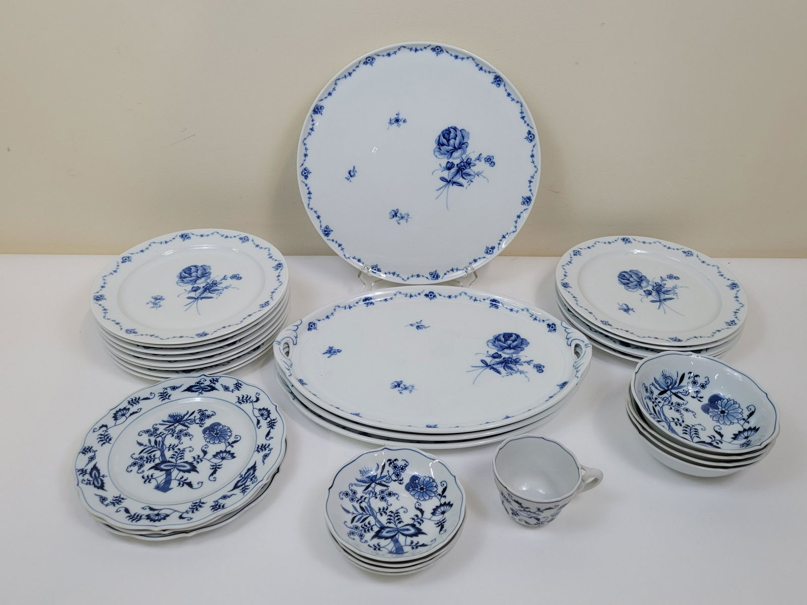 29 Pcs Forstenberg Dinnerware (1 of 5)