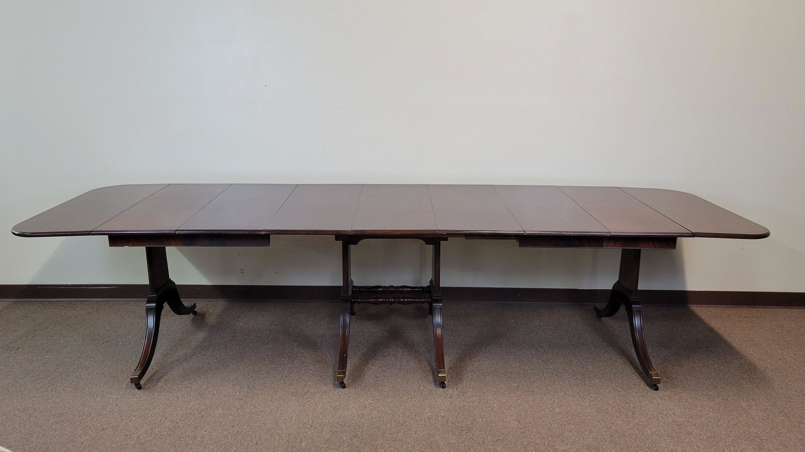 Brandt Dining Table & 5 Leaves (1 of 5)