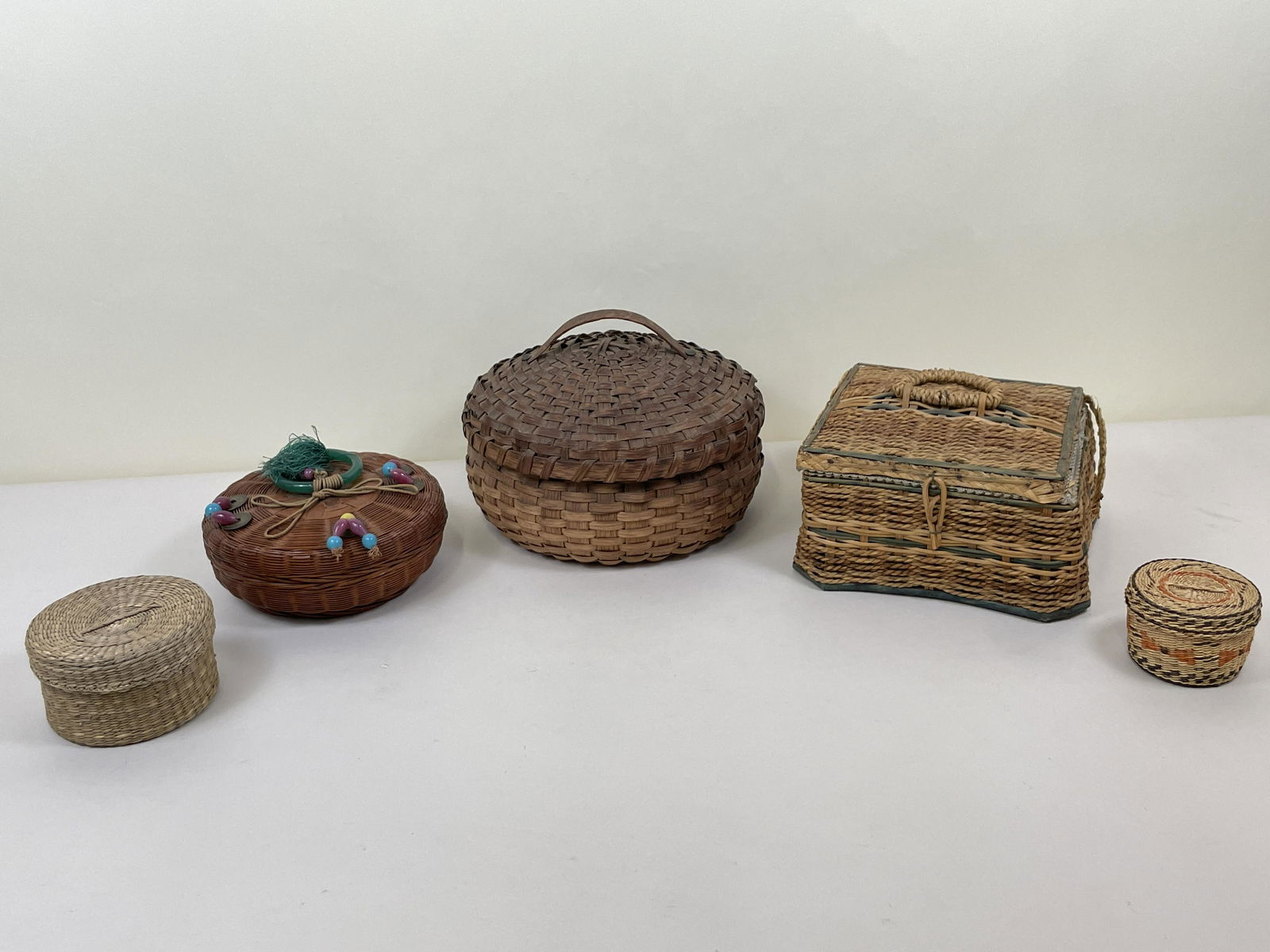 4 Antique Sewing Baskets (1 of 4)