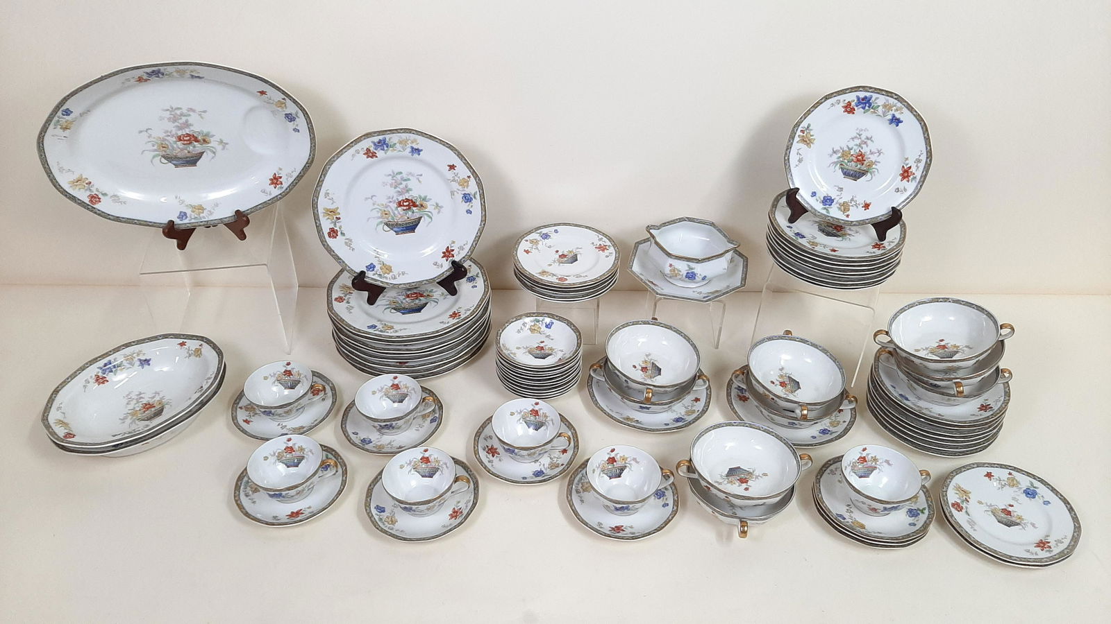 75 Pcs Haviland Limoges "Ganga" Dinnerware (1 of 4)