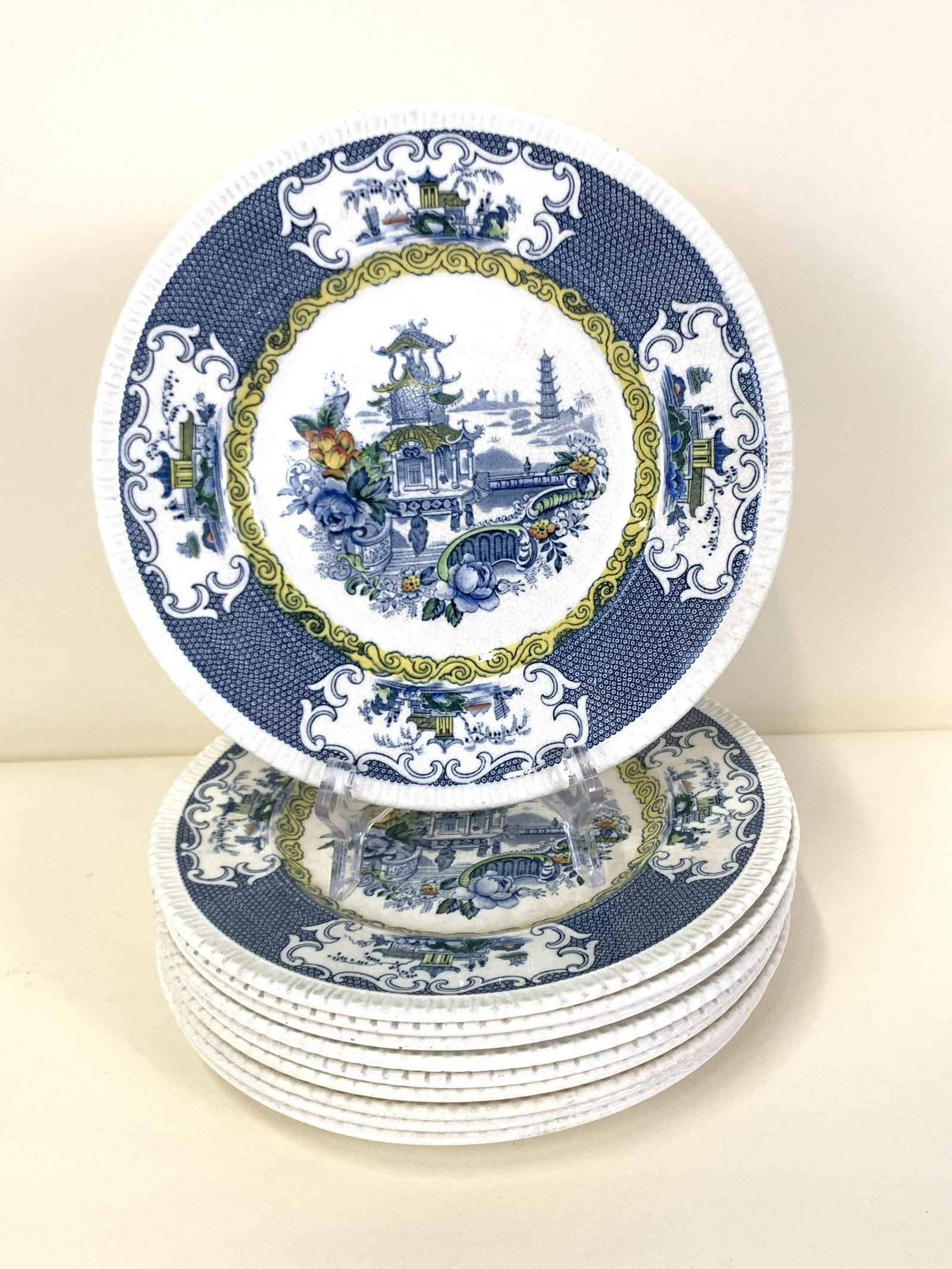 10 George Jones & Sons Crescent Dinner Plates: Ornate Asian design. 10-1/2" diameter. IMPORTANT: Before bidding, please read the terms and conditions. When you registered for the auction you agreed to these terms and will be required to comply wit